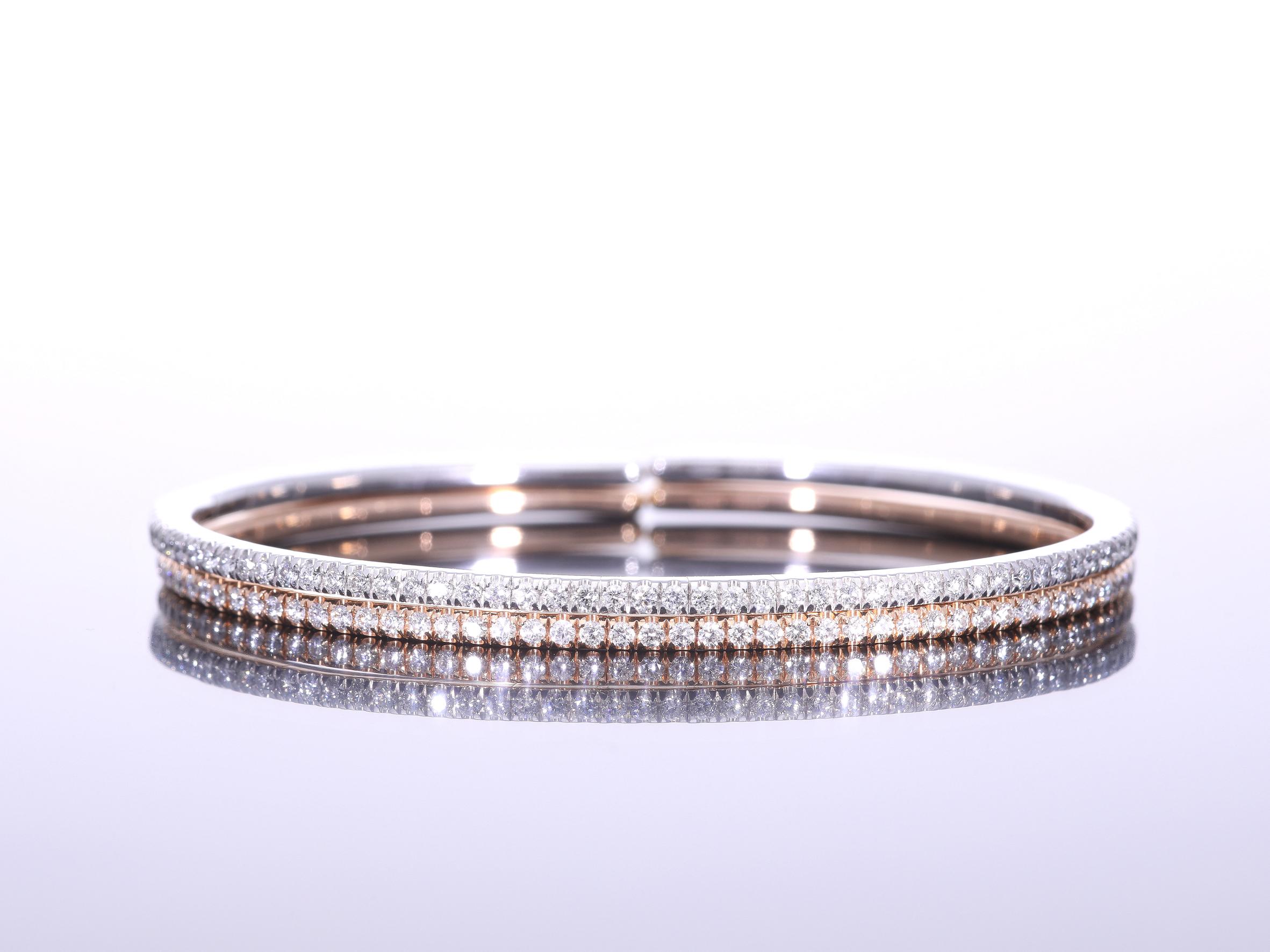Bracelet semi-rigide avec diamants ct 0.64 en or blanc 18 carats en vente 9