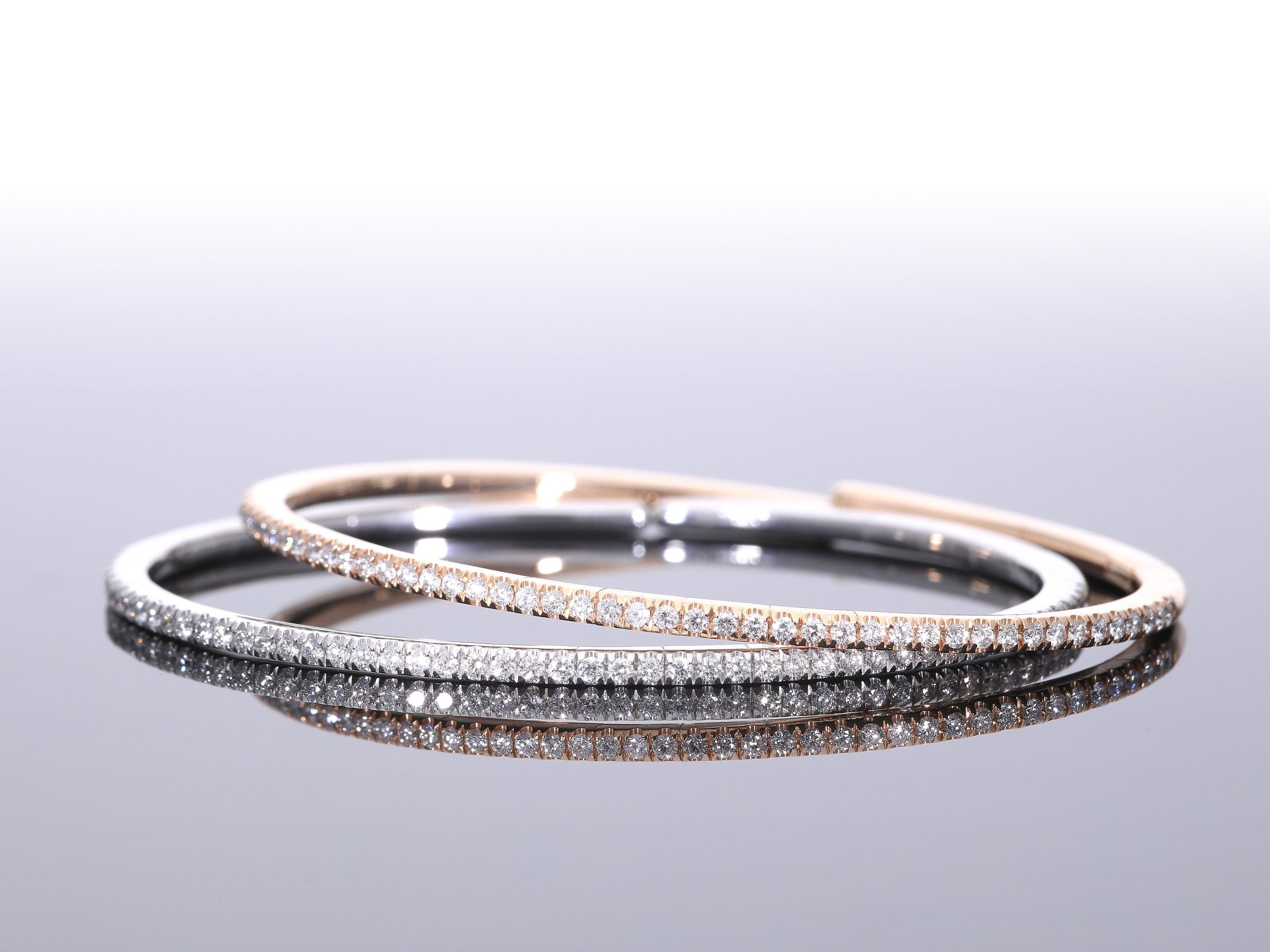 Bracelet semi-rigide avec diamants ct 0.64 en or blanc 18 carats en vente 11