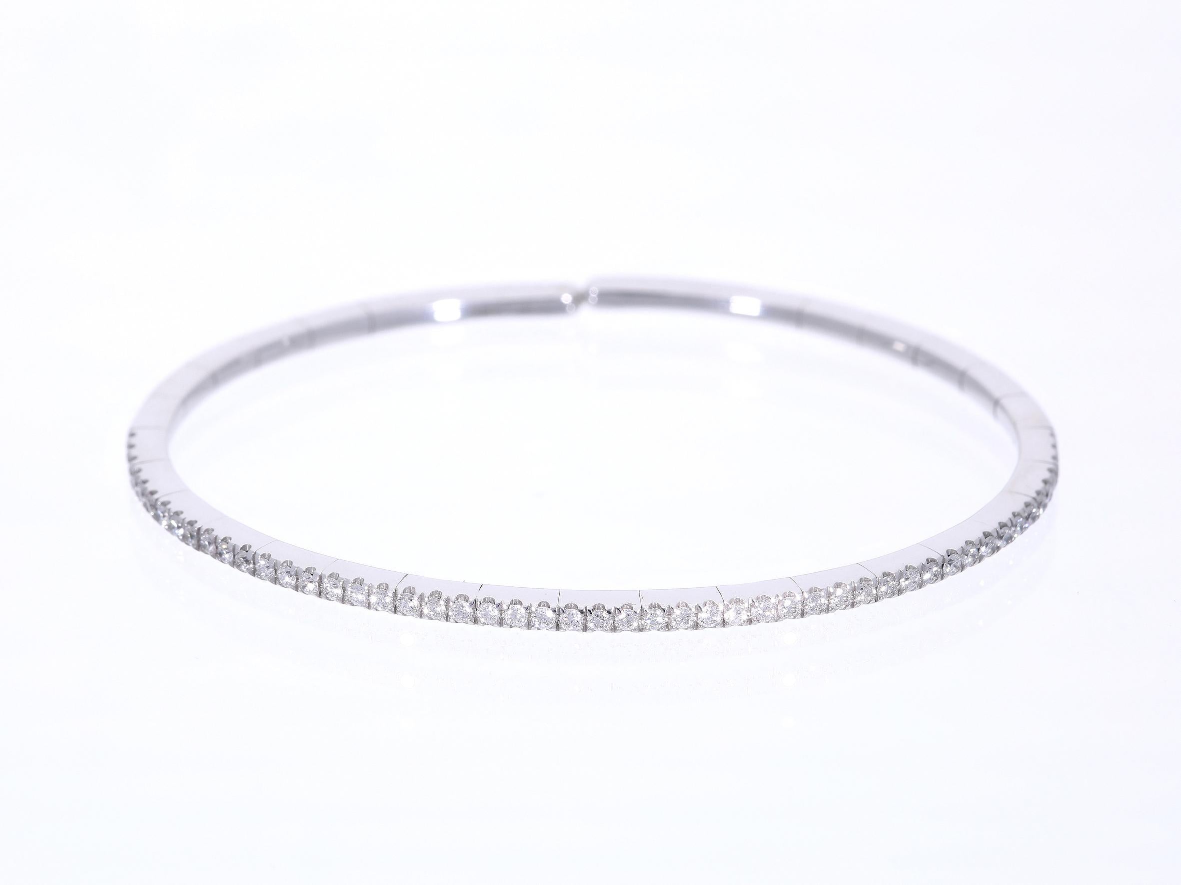 Moderne Bracelet semi-rigide avec diamants ct 0.64 en or blanc 18 carats en vente