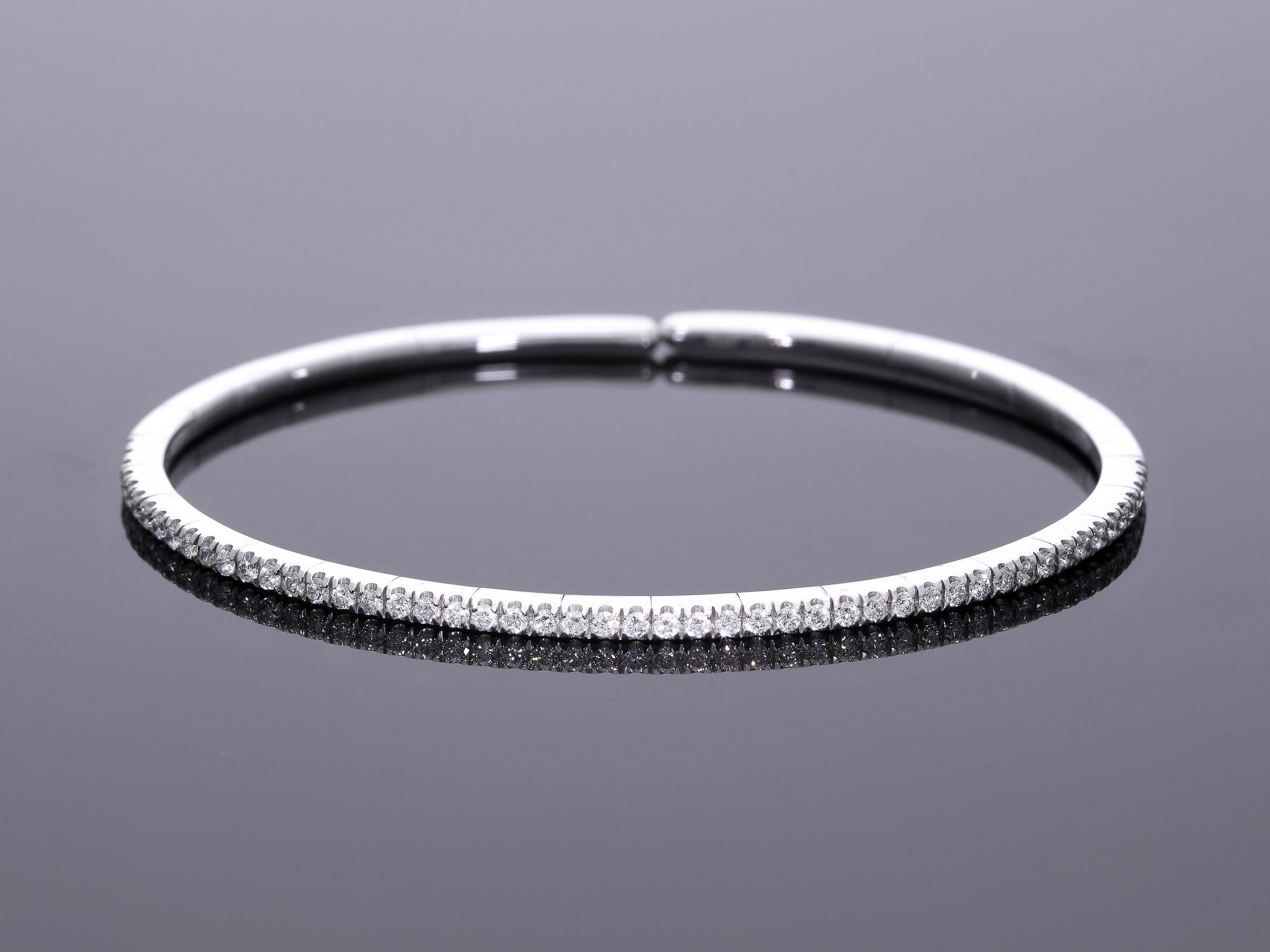 Bracelet semi-rigide avec diamants ct 0.64 en or blanc 18 carats Pour femmes en vente