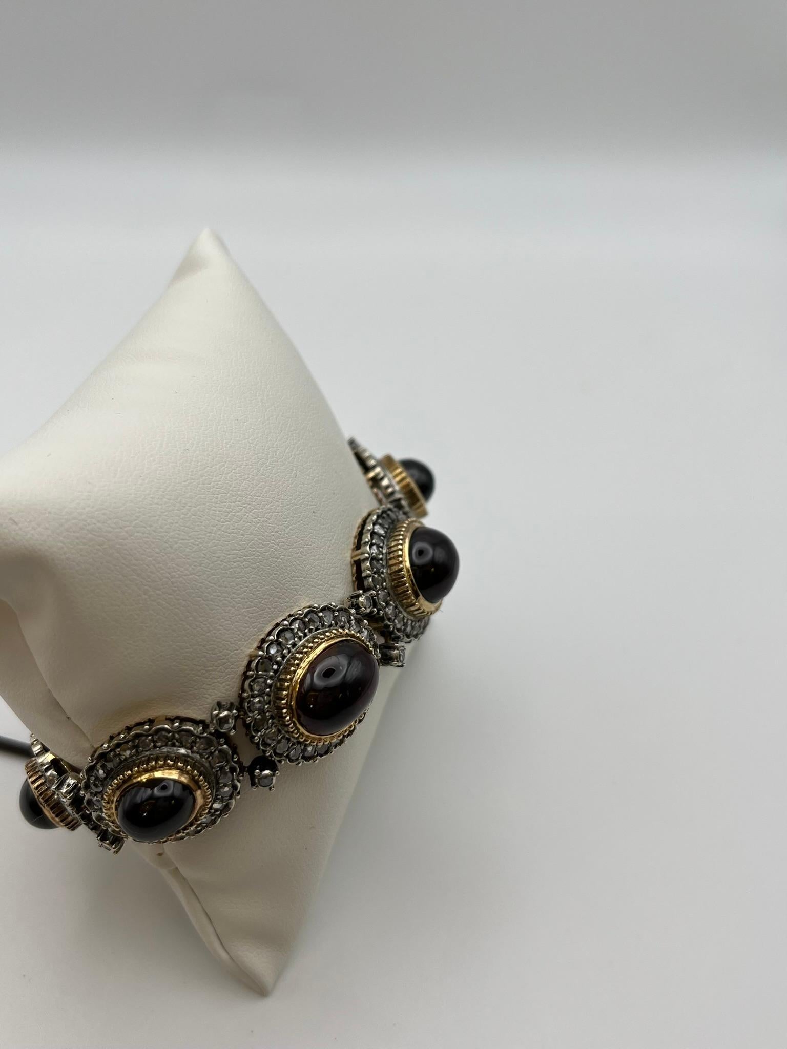 Pulsera de estilo retro en oro amarillo y plata, con rosas de diamantes y granates Rose Cut en venta