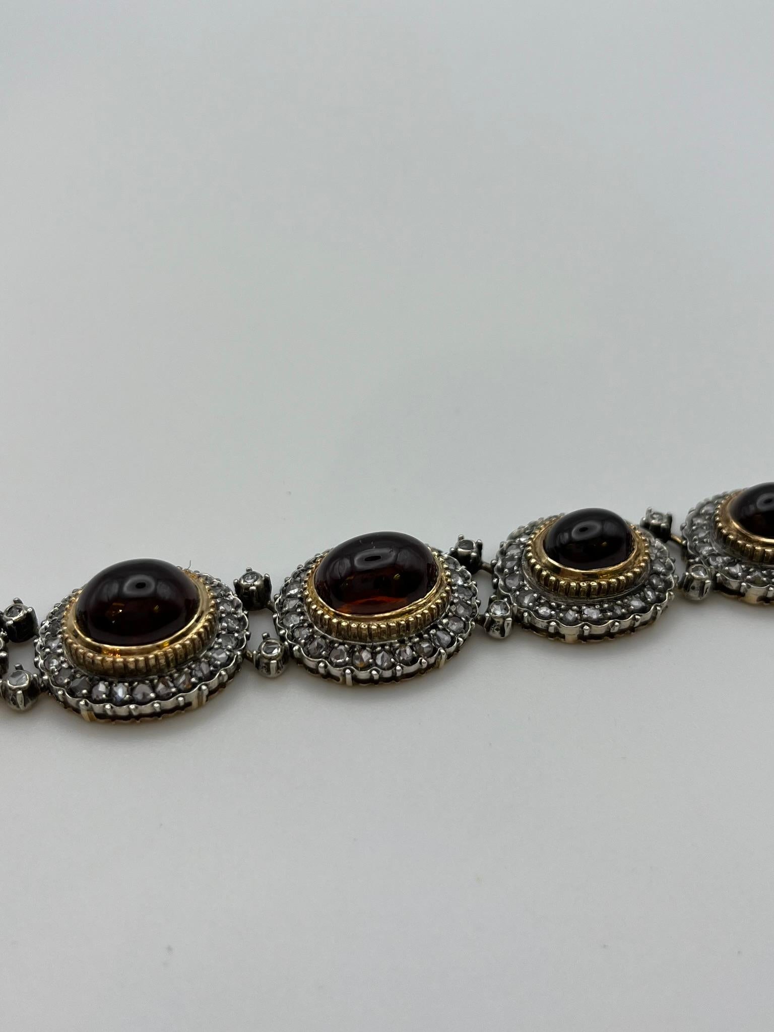 Pulsera de estilo retro en oro amarillo y plata, con rosas de diamantes y granates en venta 3