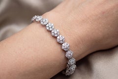 18kt White Gold Diamond Flower Tennis Bracelet