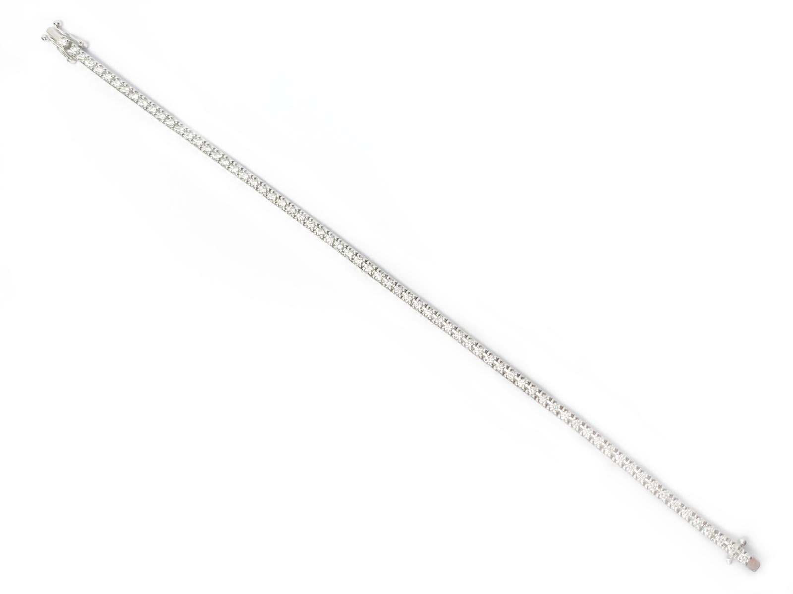 Taglio brillante Bracciale Tennis in Oro Bianco 18 kt con Diamanti F da 1.50 Carati in vendita