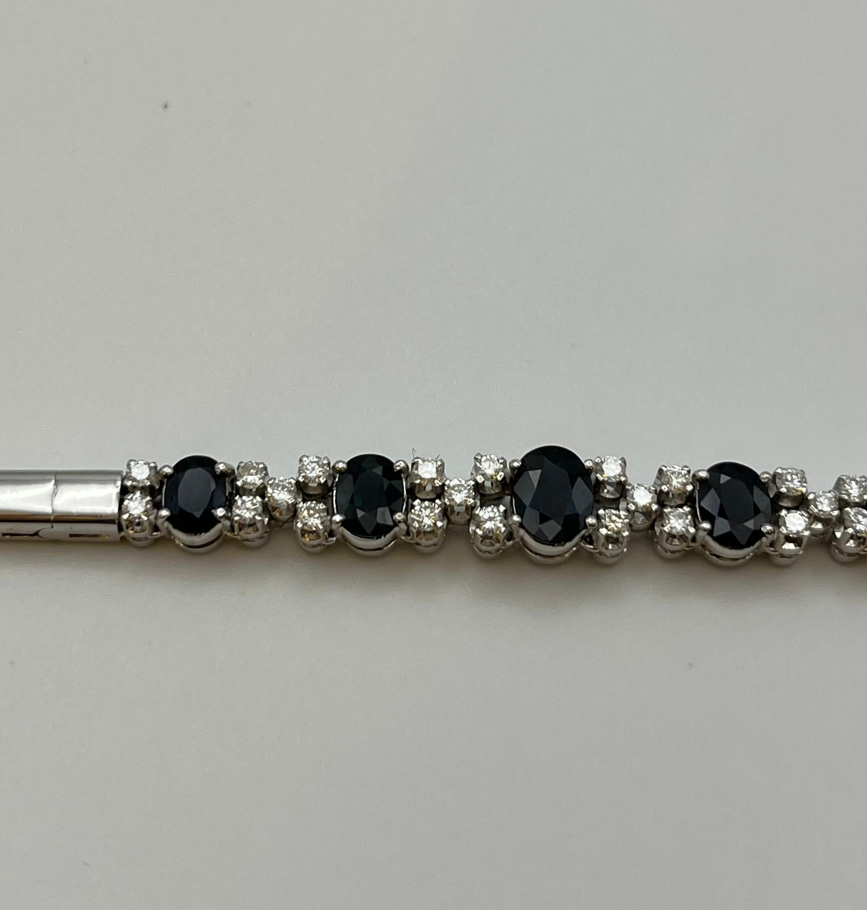 Vintage bracelet in 18 kt. white gold with sapphires and diamonds For Sale 3