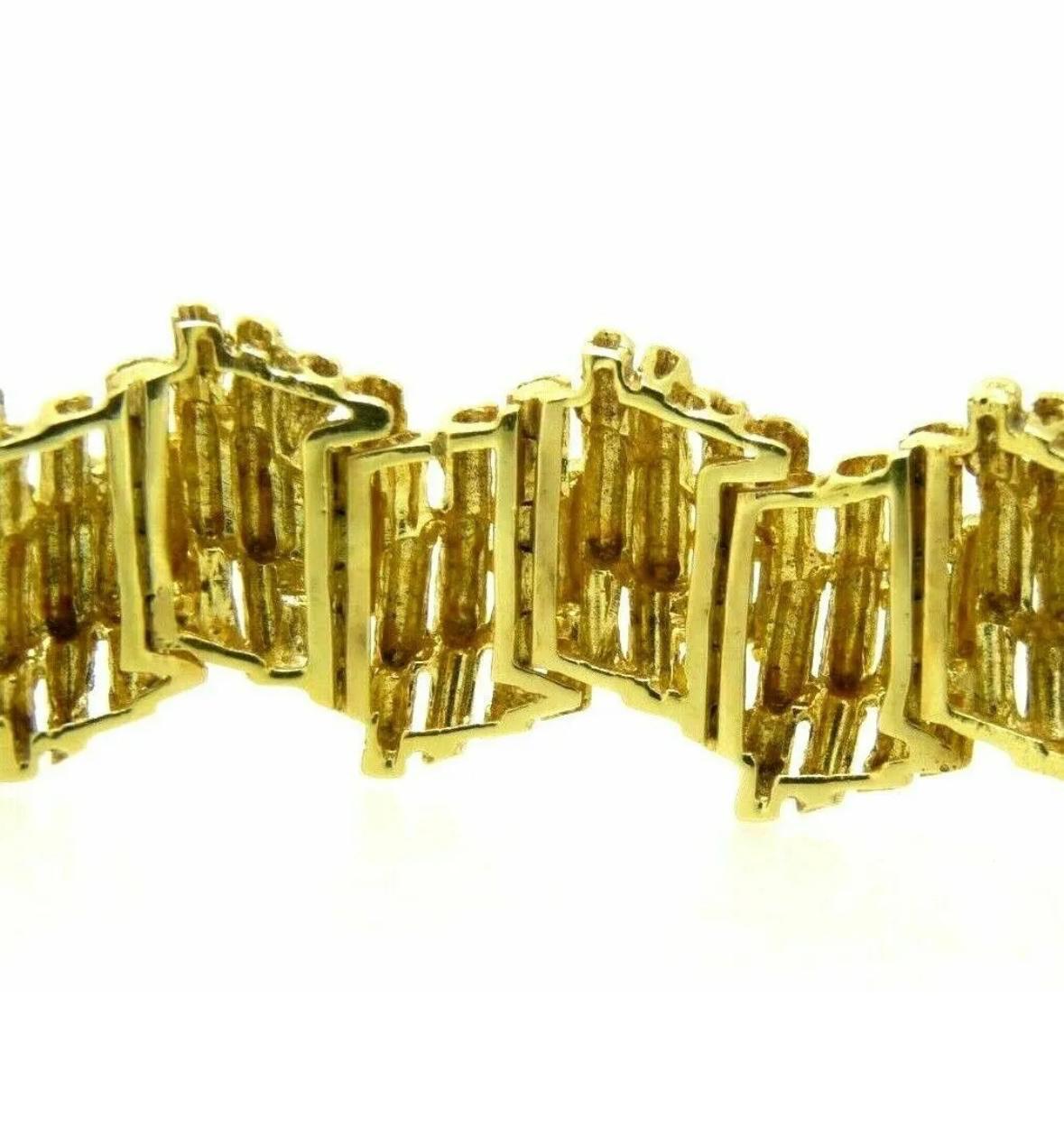 Baguette Cut Vintage Italian modernist style bracelet in 18k gold with lapis lazuli For Sale