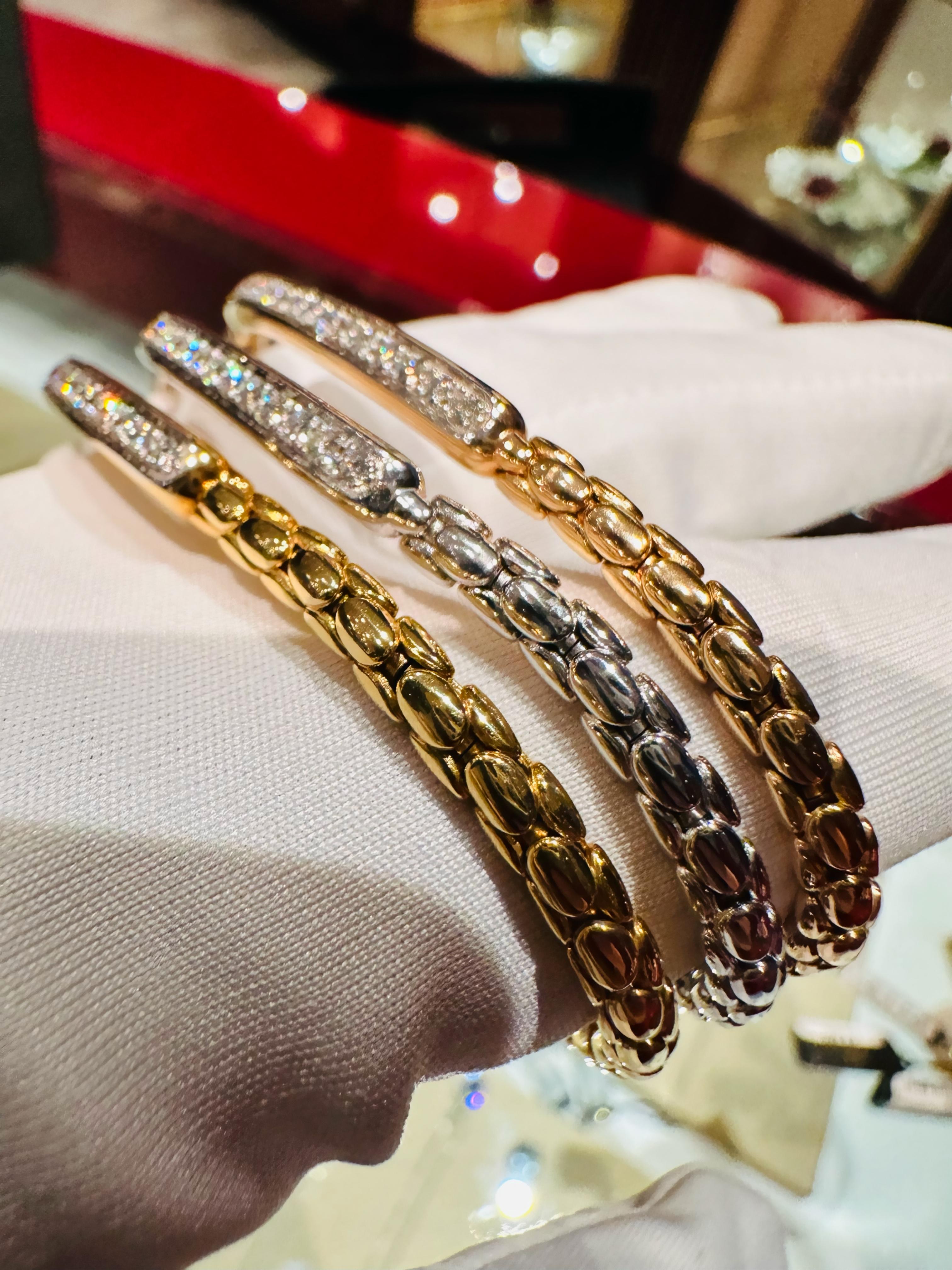 Contemporary Bracciali Stretch Chimento in Oro Bianco, Giallo e Rosé con Diamanti For Sale