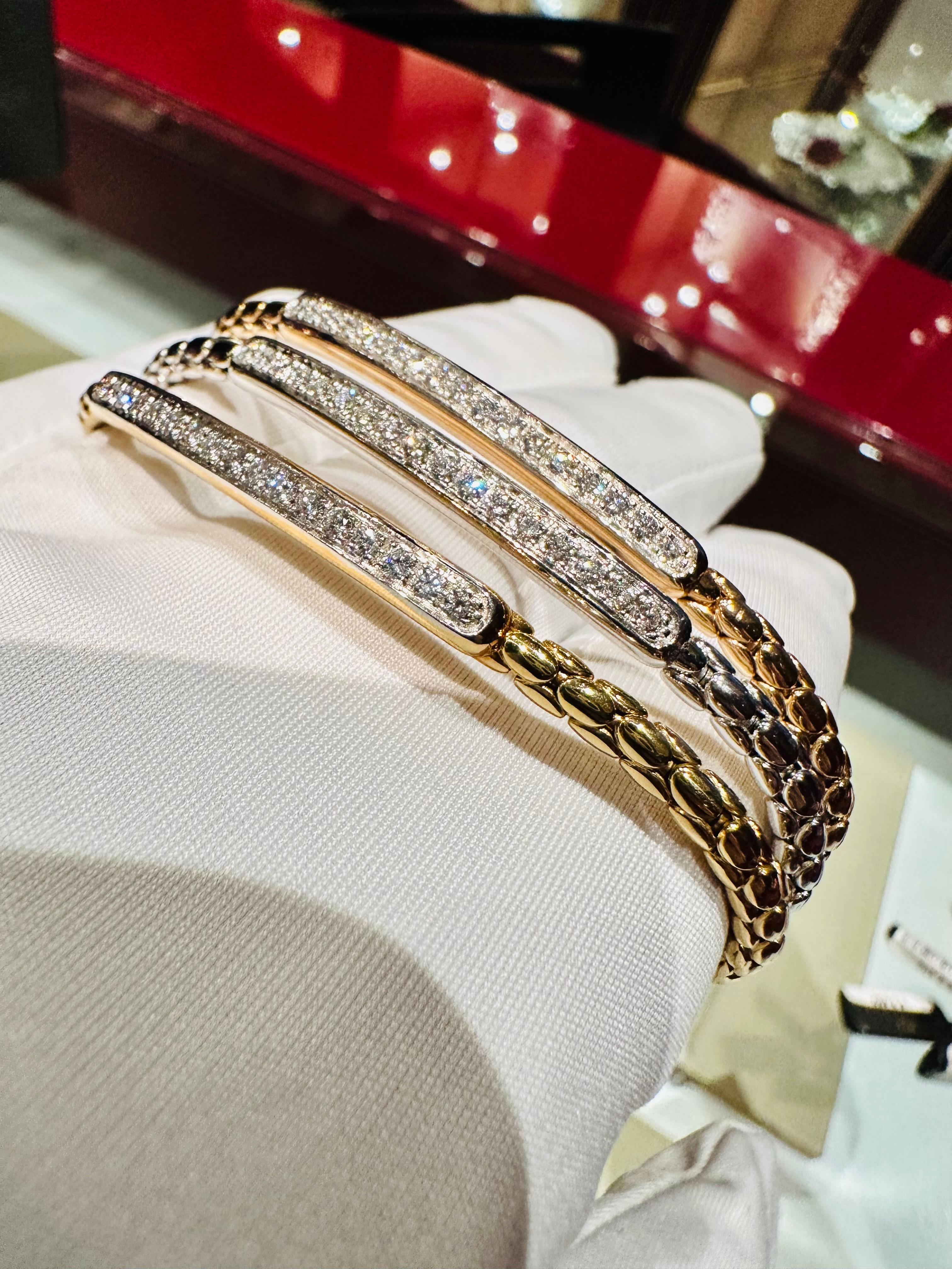 Brilliant Cut Bracciali Stretch Chimento in Oro Bianco, Giallo e Rosé con Diamanti For Sale