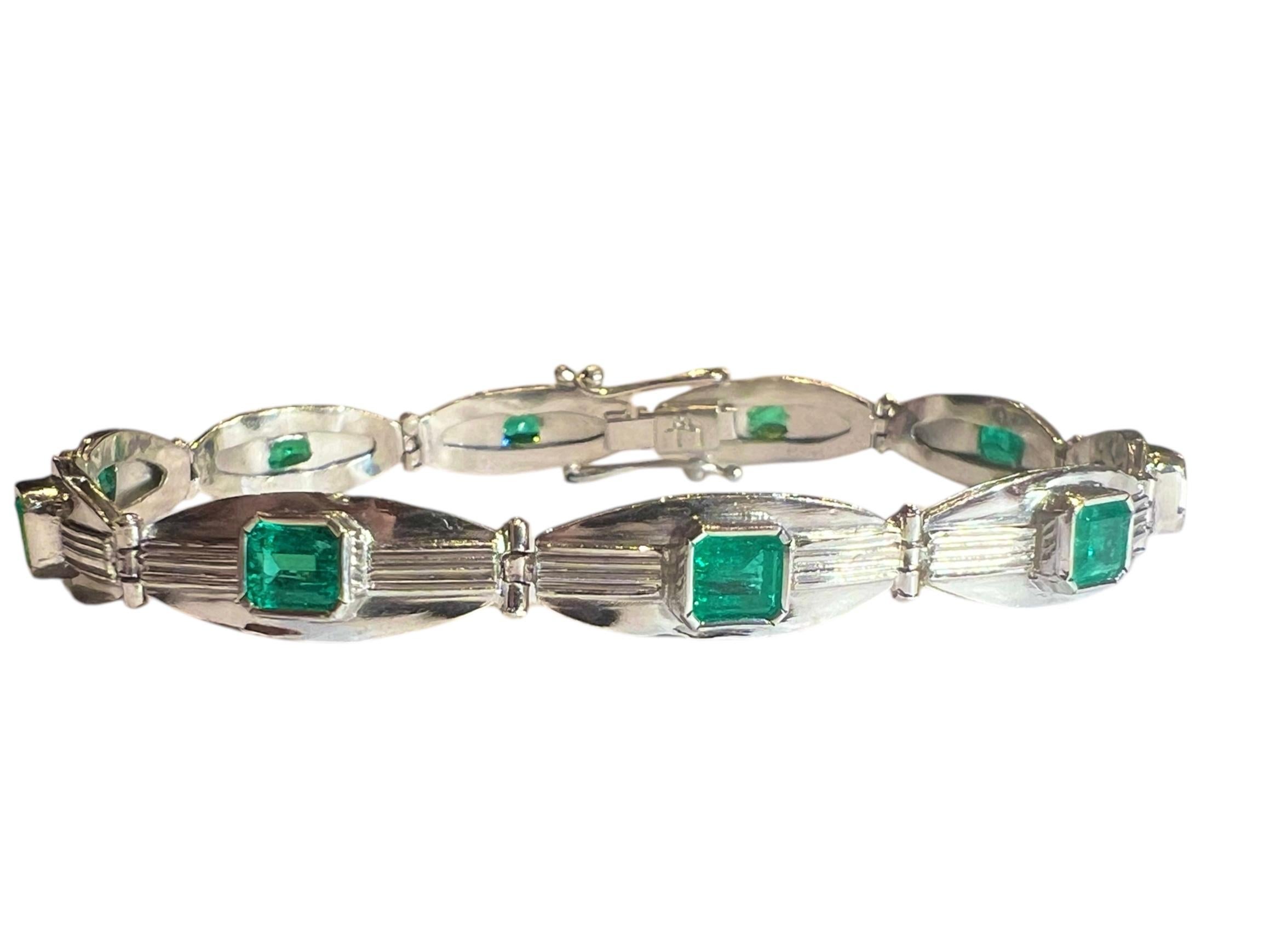 Emerald Cut Bracelet 10 emeralds for 2 carats, 18-carat white gold For Sale