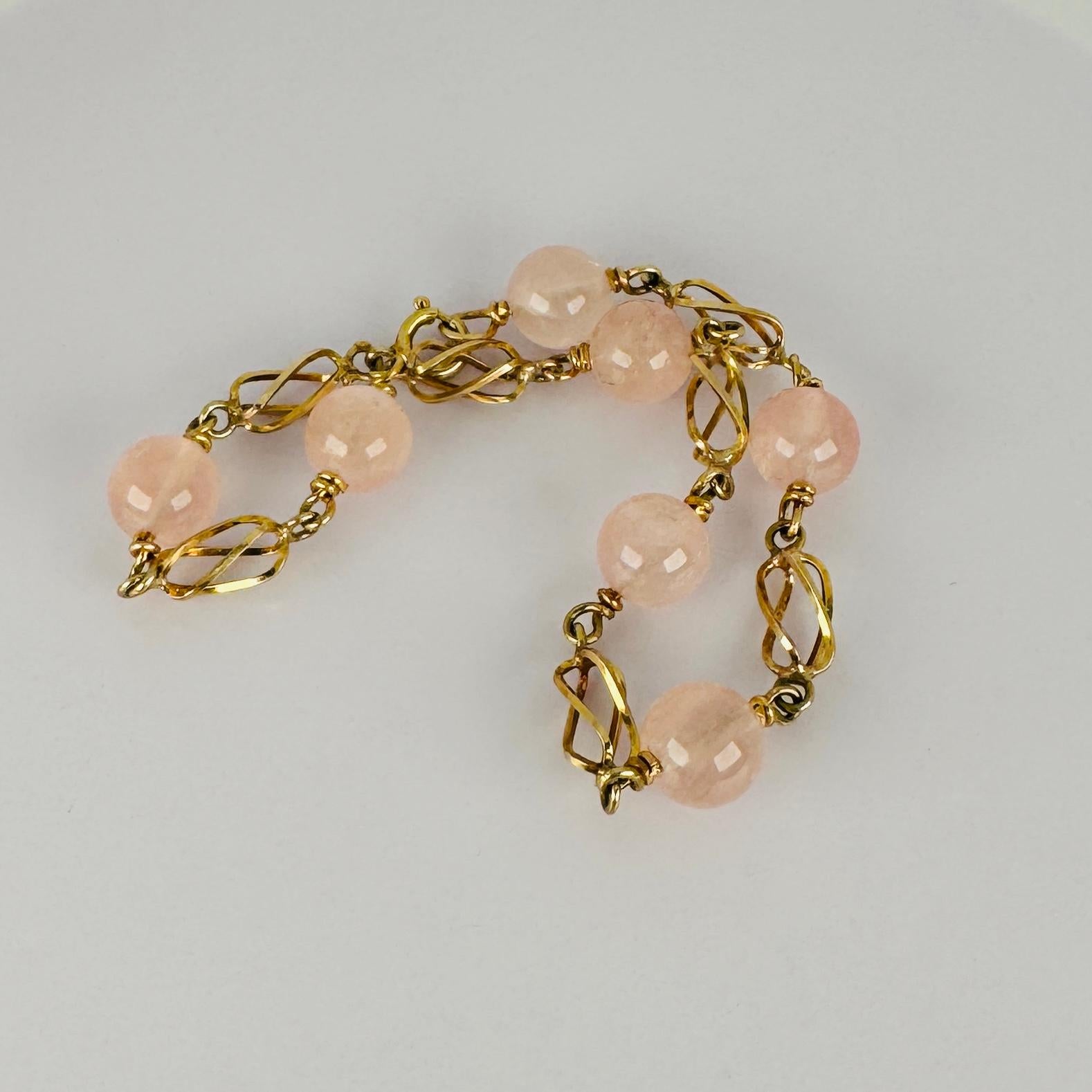 Bracciale 14k giallo con catena a catena con quarti di rosa in vendita 3