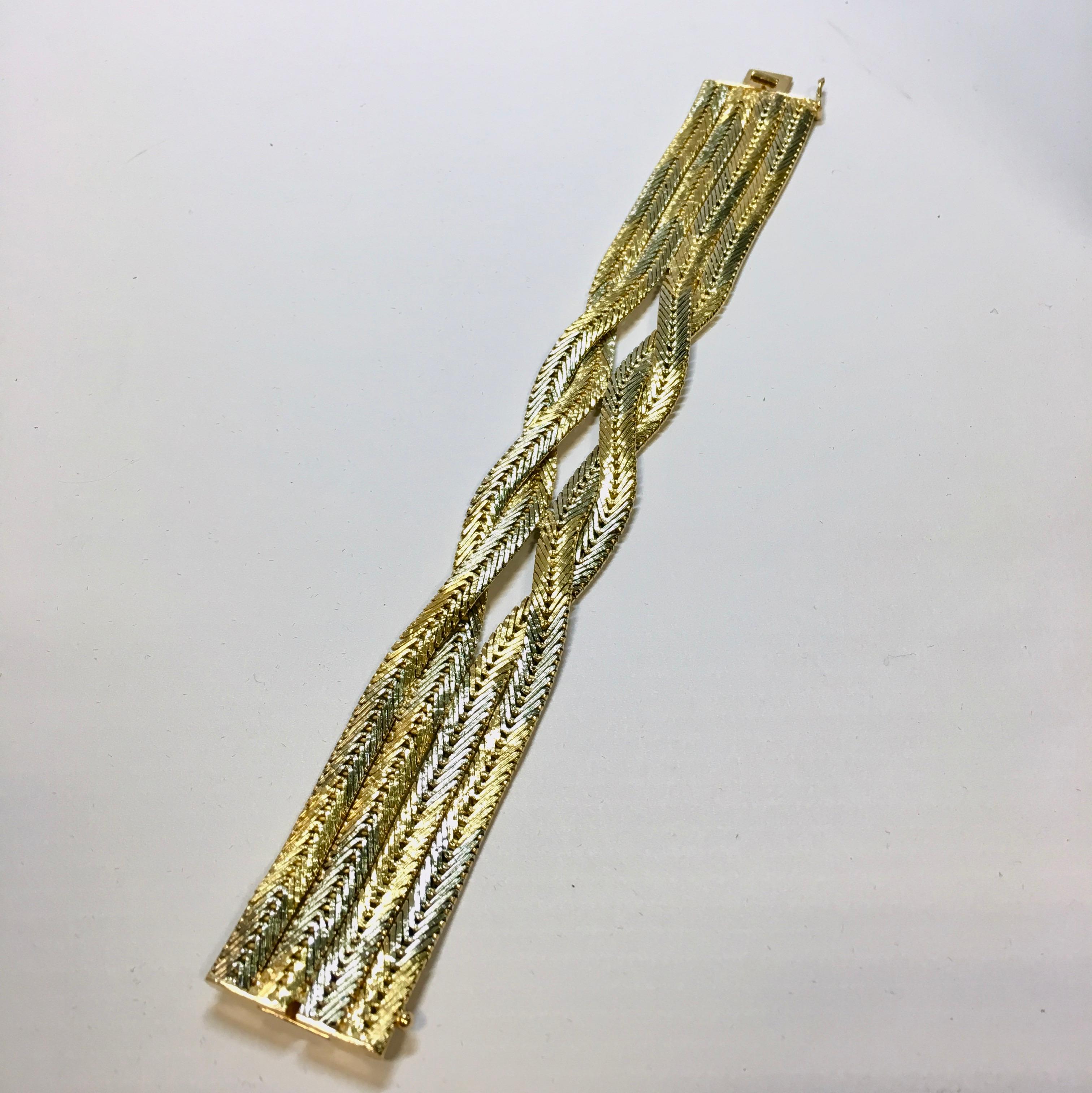 Bracelet, 18 Carat Gold, Italian Design, 1970 For Sale 2