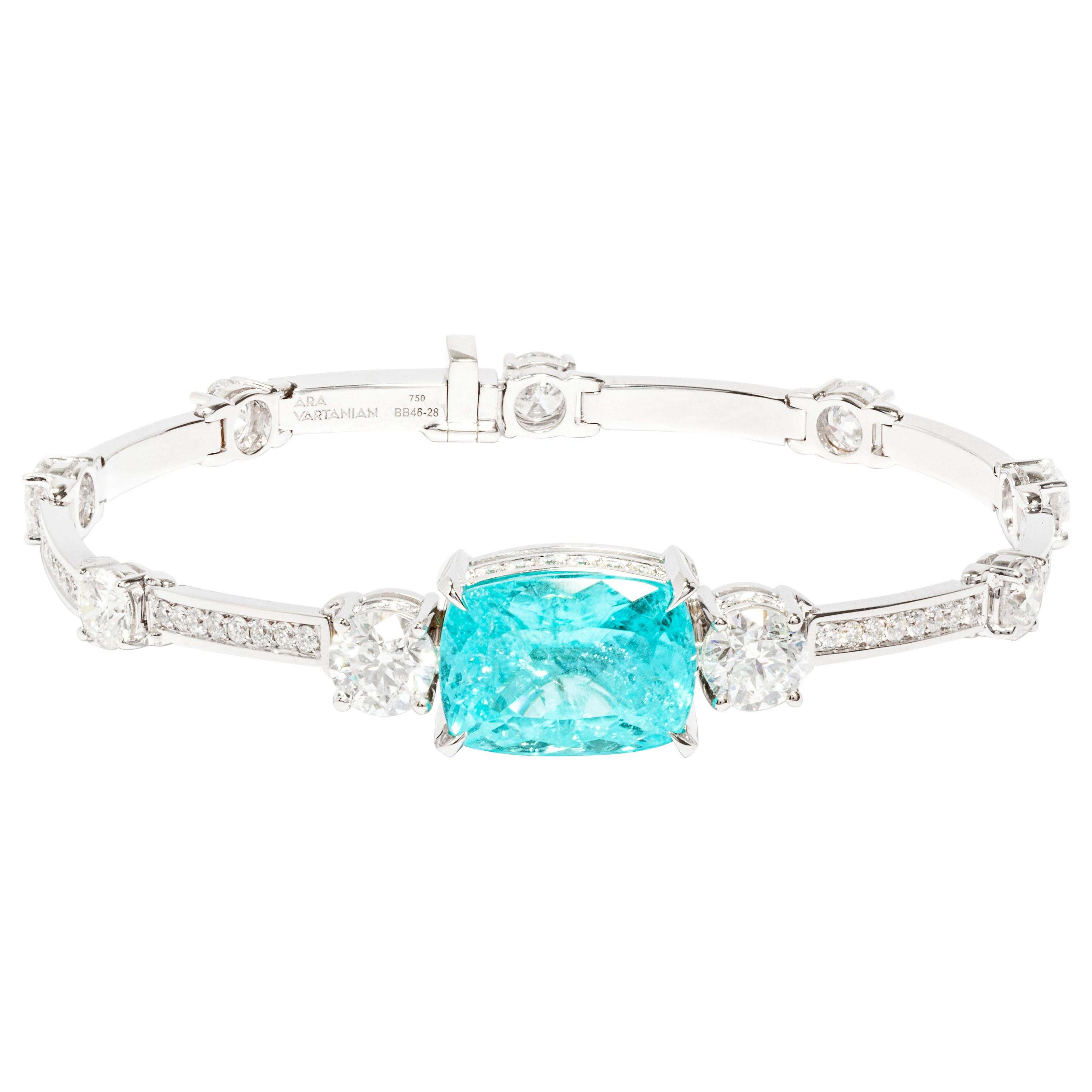 Paraiba Tourmaline 7, 31ct & Diamonds 18K Gold Bracelet For Sale
