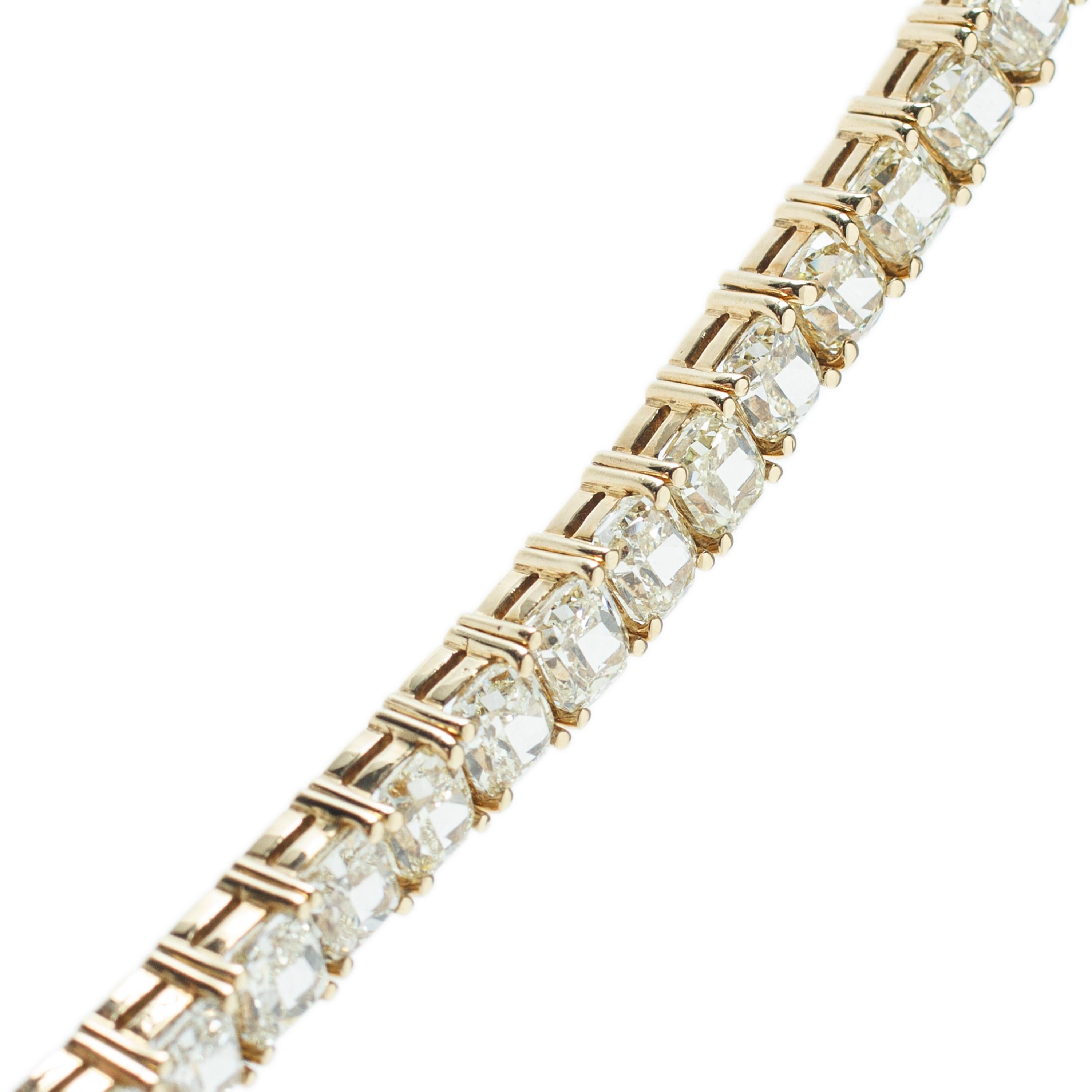 Modern Yellow Diamonds 23, 05ct 18K Yellow Gold Bracelet For Sale