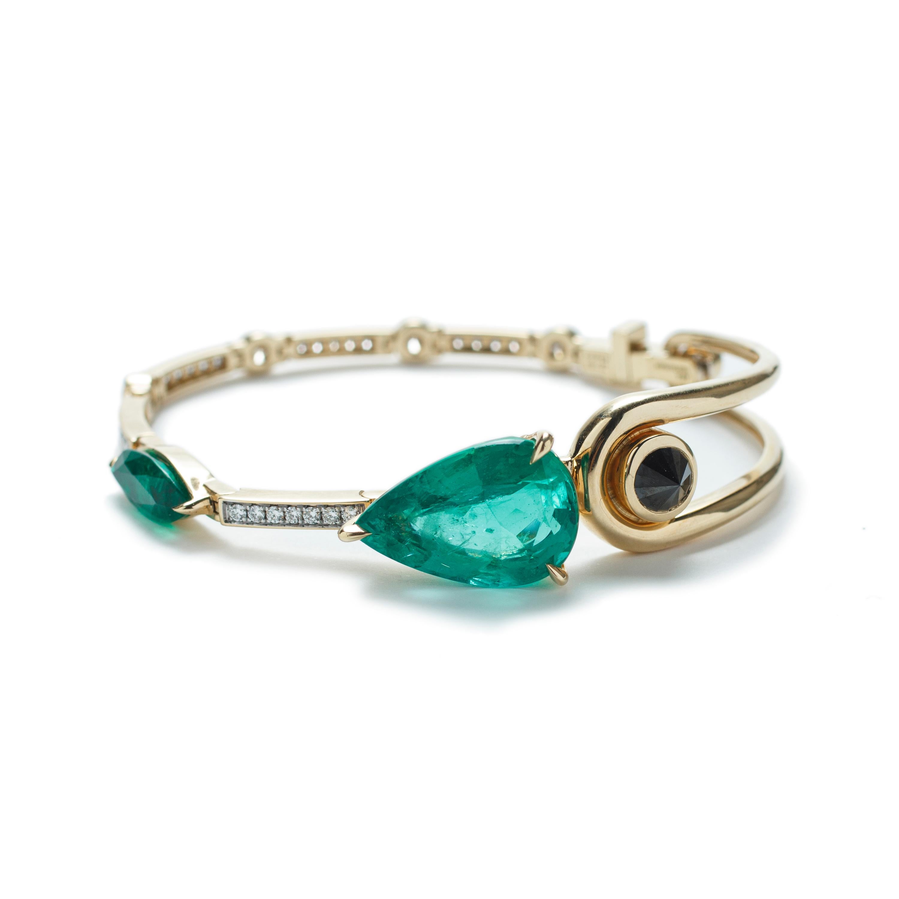 Emerald Cut Emerald & Diamond 18k Yellow Gold Bracelet For Sale