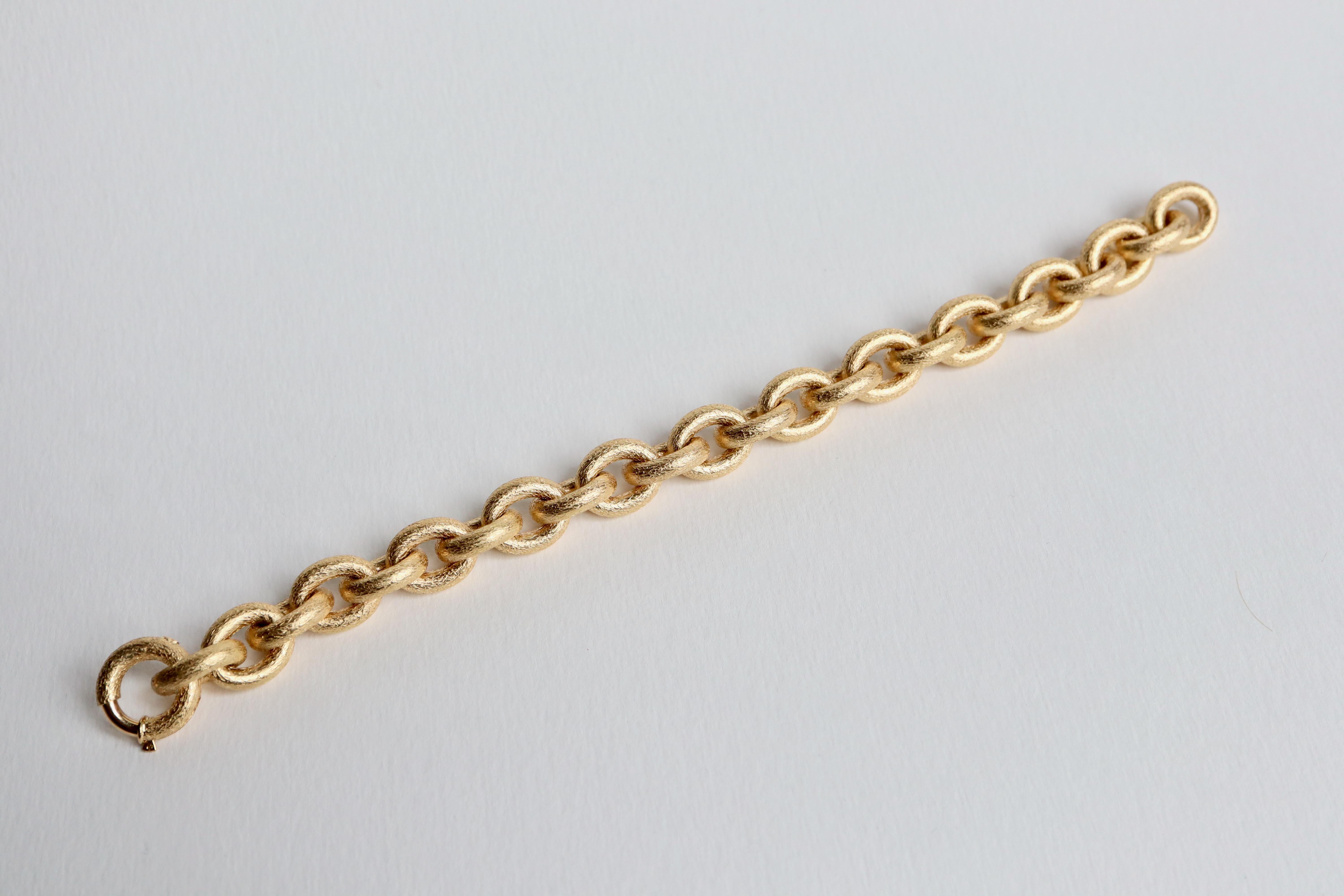 Bracelet Anchor-Link Brushed Satin Hammer Mesh in 18 Carat Yellow Gold 3