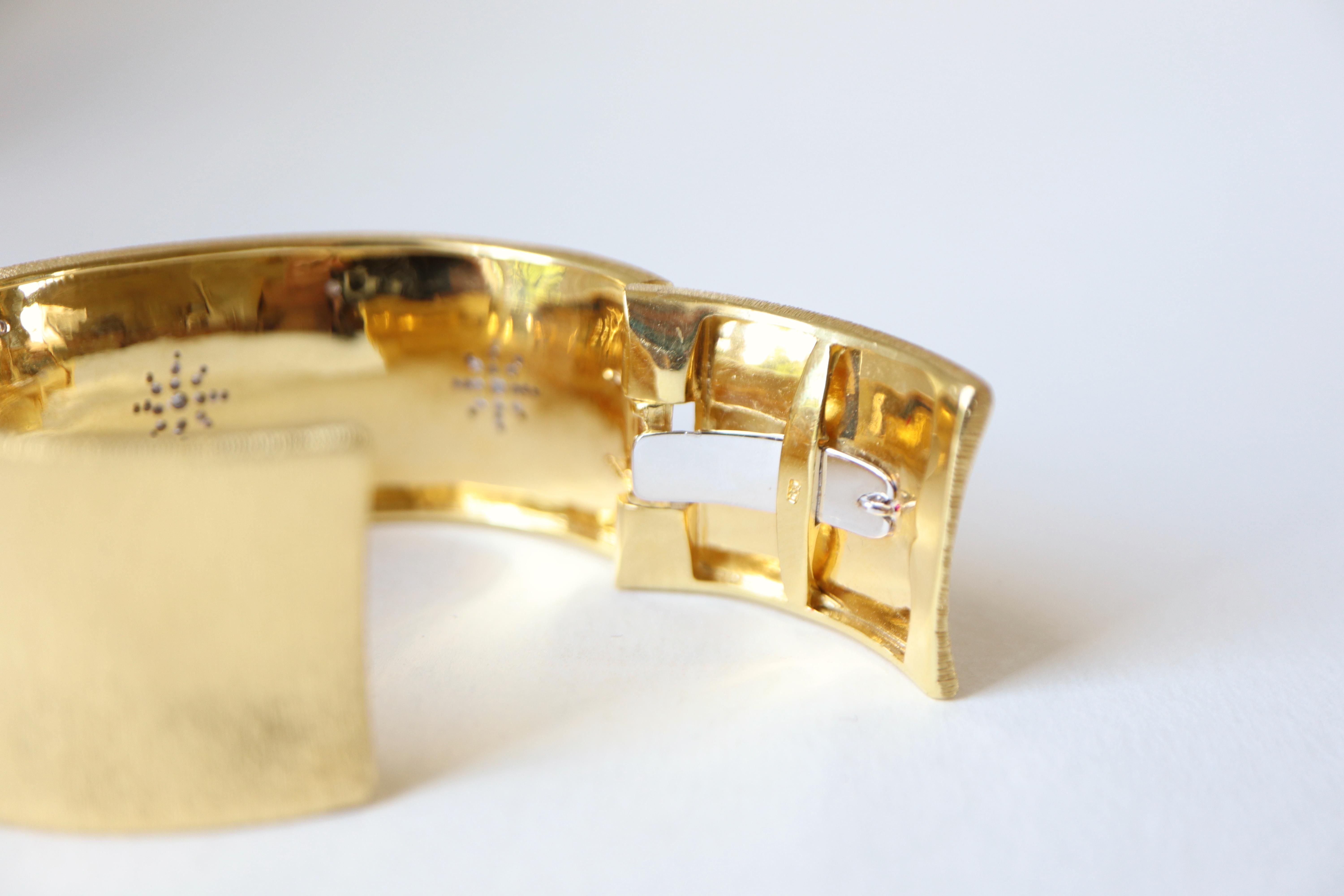 da uomo o donna Bracciale Bangle Scanalato Oro Giallo Diamanti con Stelle Oro Bianco in vendita