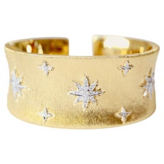 Bracelet Bangle Grooved Yellow Gold Diamonds with Stars White Gold