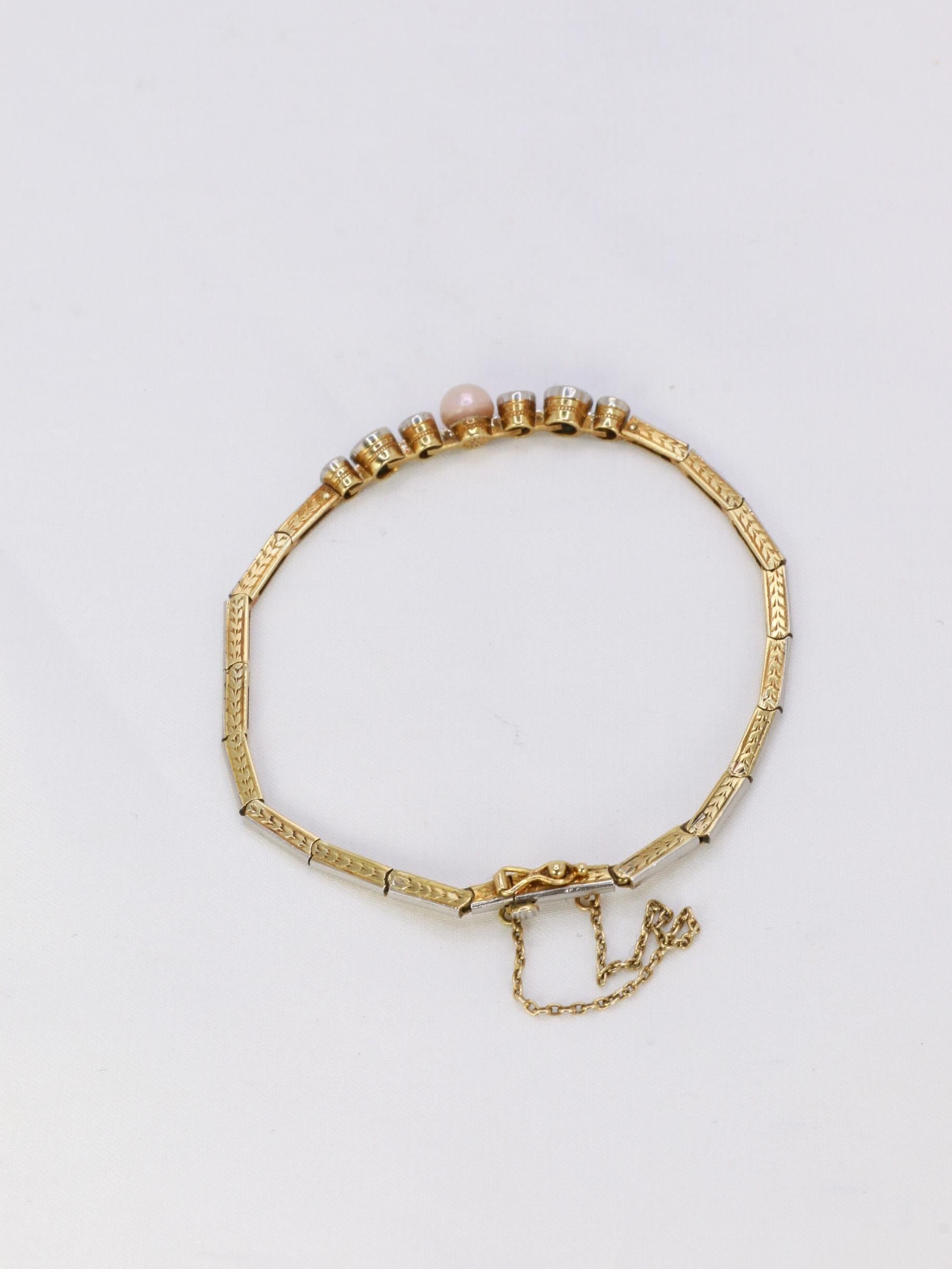 Armband Belle Epoque en or, perle fine bouton rosée, diamants taille ancienne e im Zustand „Gut“ im Angebot in PARIS, FR