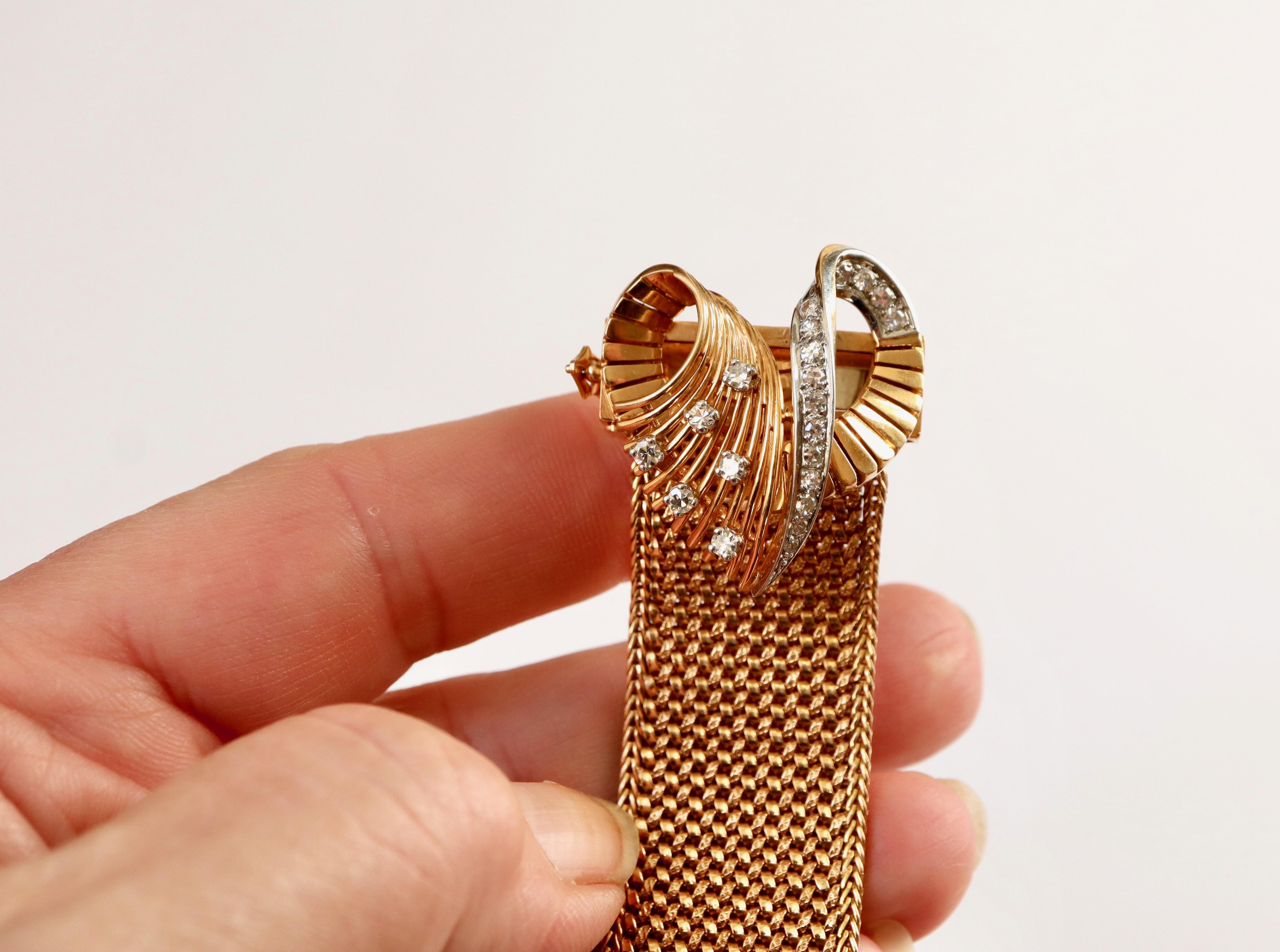 Women's Bracelet Belt Motif circa 1950 Articulated in 18 Karat Yellow Gold and Platinum For Sale