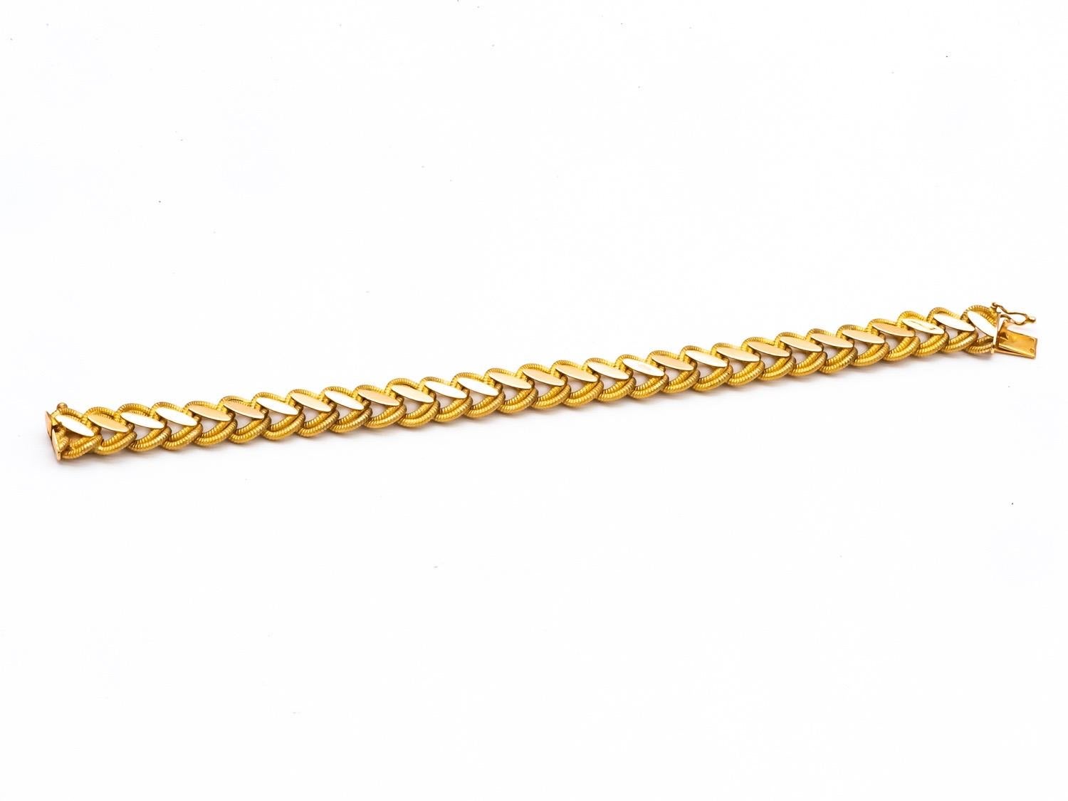Bracelet Brushed Shiny Mesh Year 1960 Yellow Gold 18 Karat In Excellent Condition For Sale In Vannes, FR