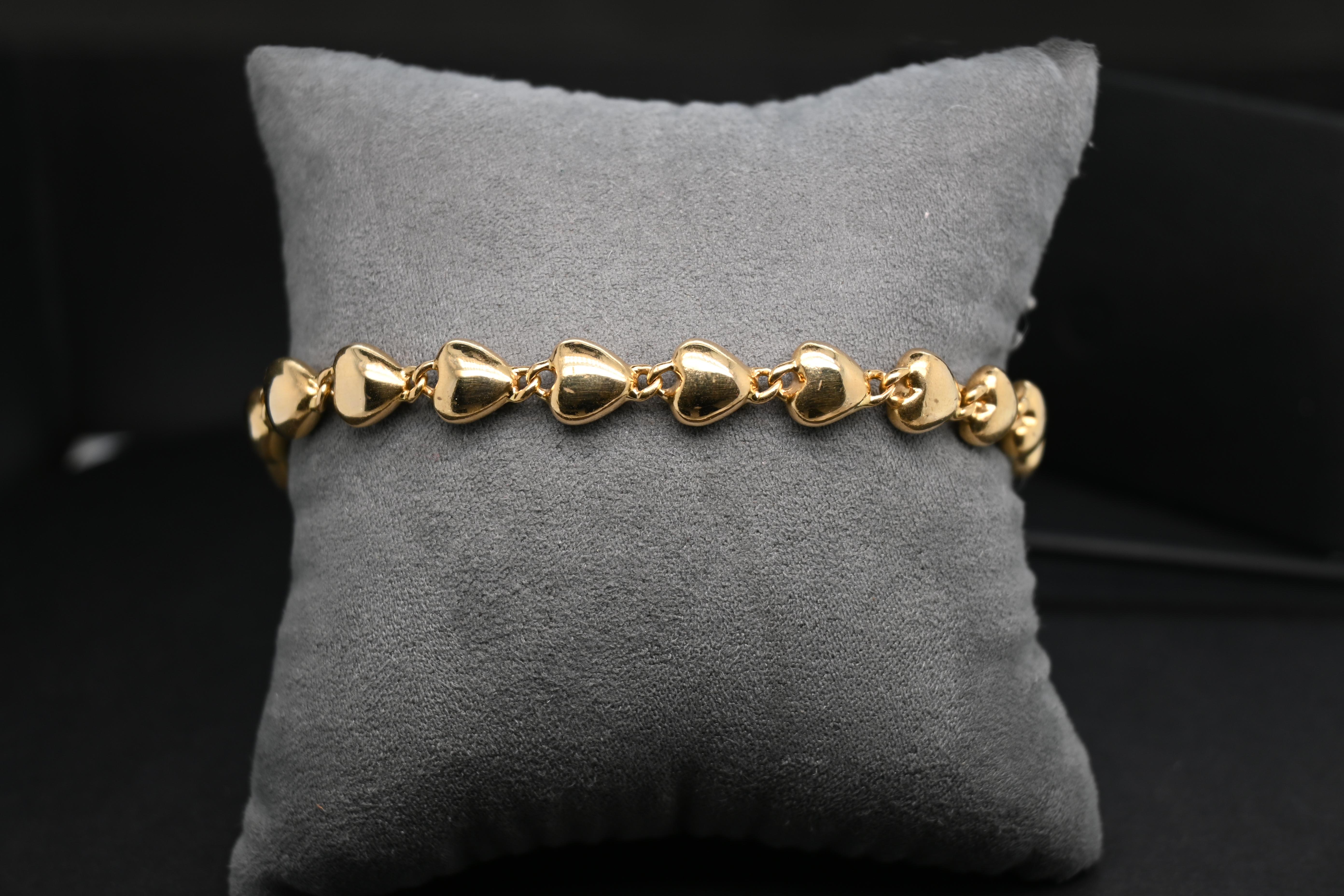 Modern Bracelet Cartier Heart 18 Carat Yellow Gold For Sale