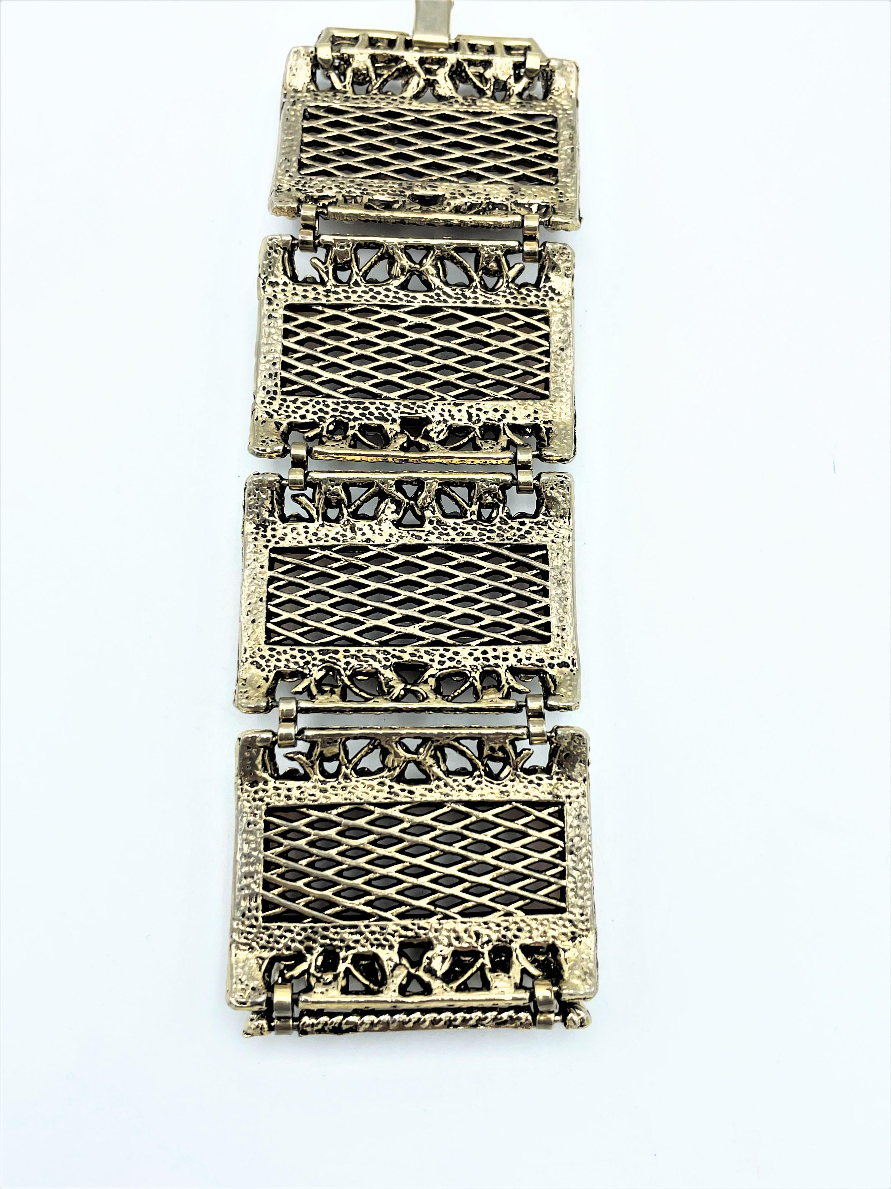  Armband aus 4 marmorierten Kunststoffteilen, eingefasst mit feinem Metall, 1980er Jahre, USA im Zustand „Gut“ im Angebot in Stuttgart, DE