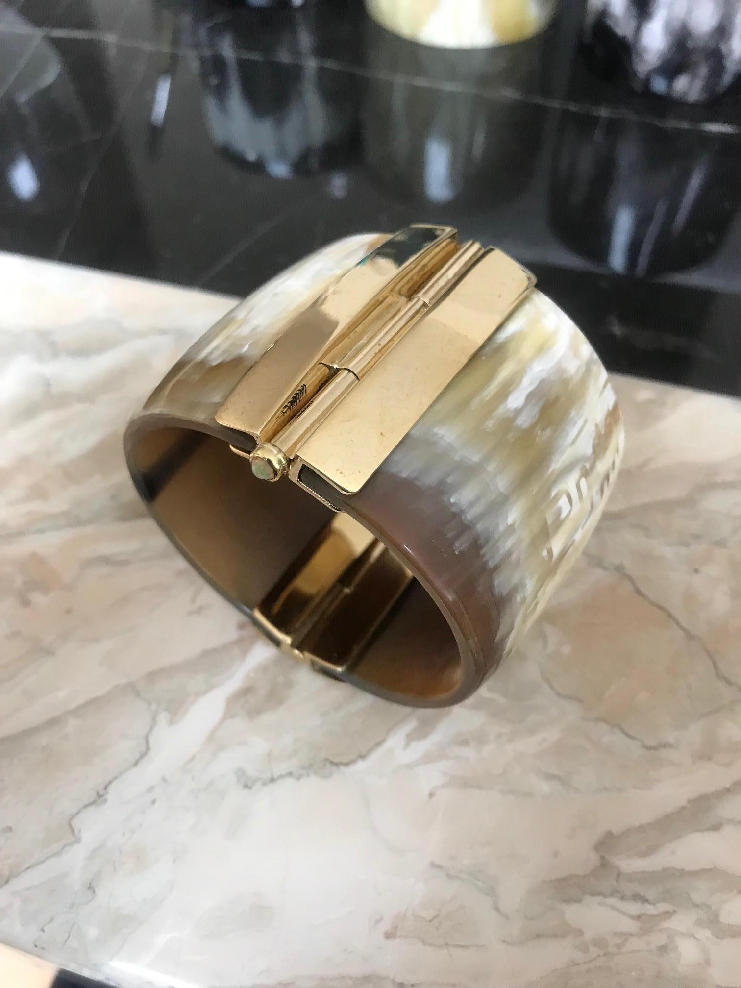 Bracelet Cuff Geometric Fouche Horn In New Condition For Sale In London, GB