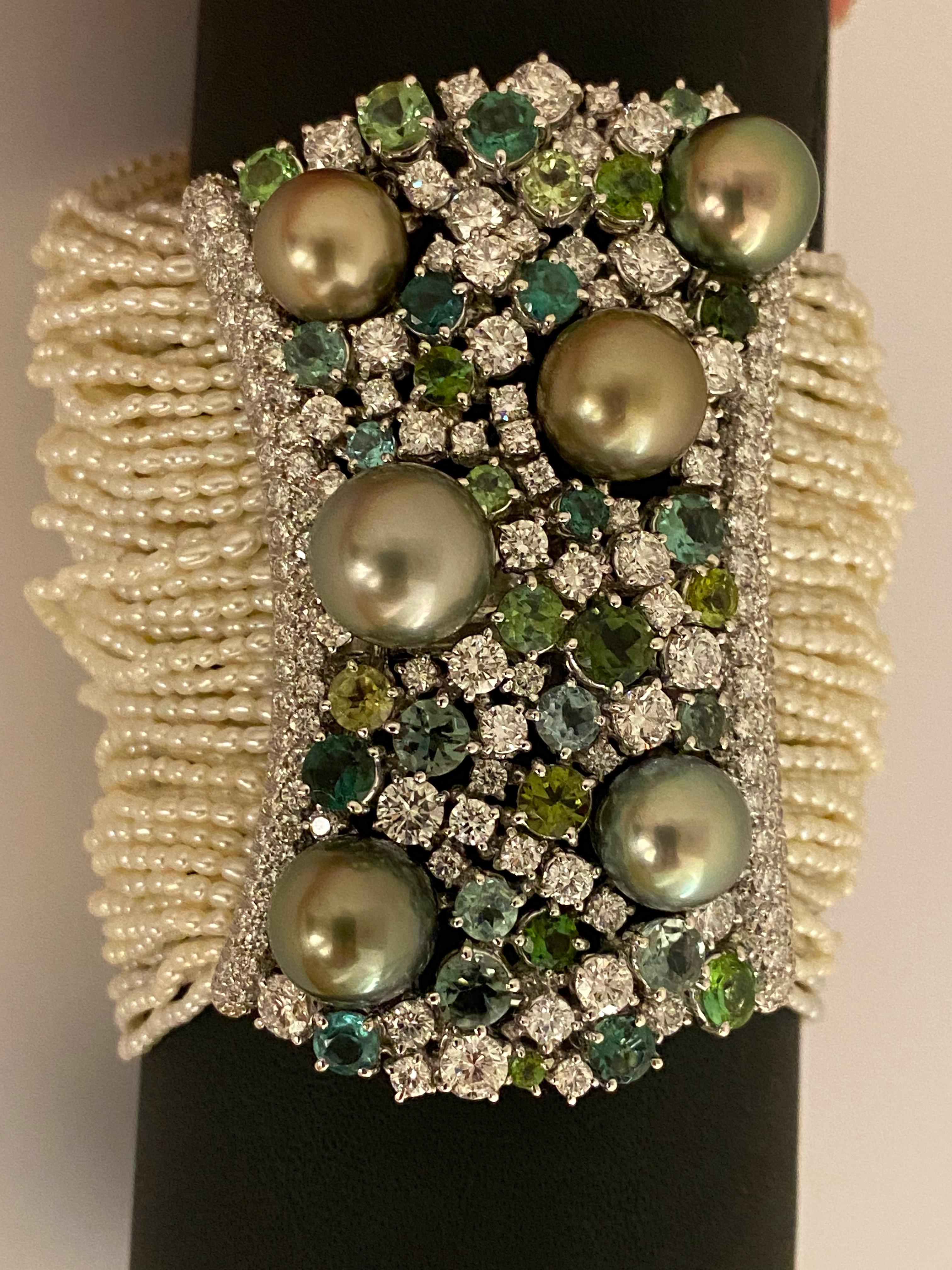 SCAVIA Diamond Green Tourmalines GreyGreen Tahiti Pearls And Ivory Necklace In New Condition For Sale In Rome, IT