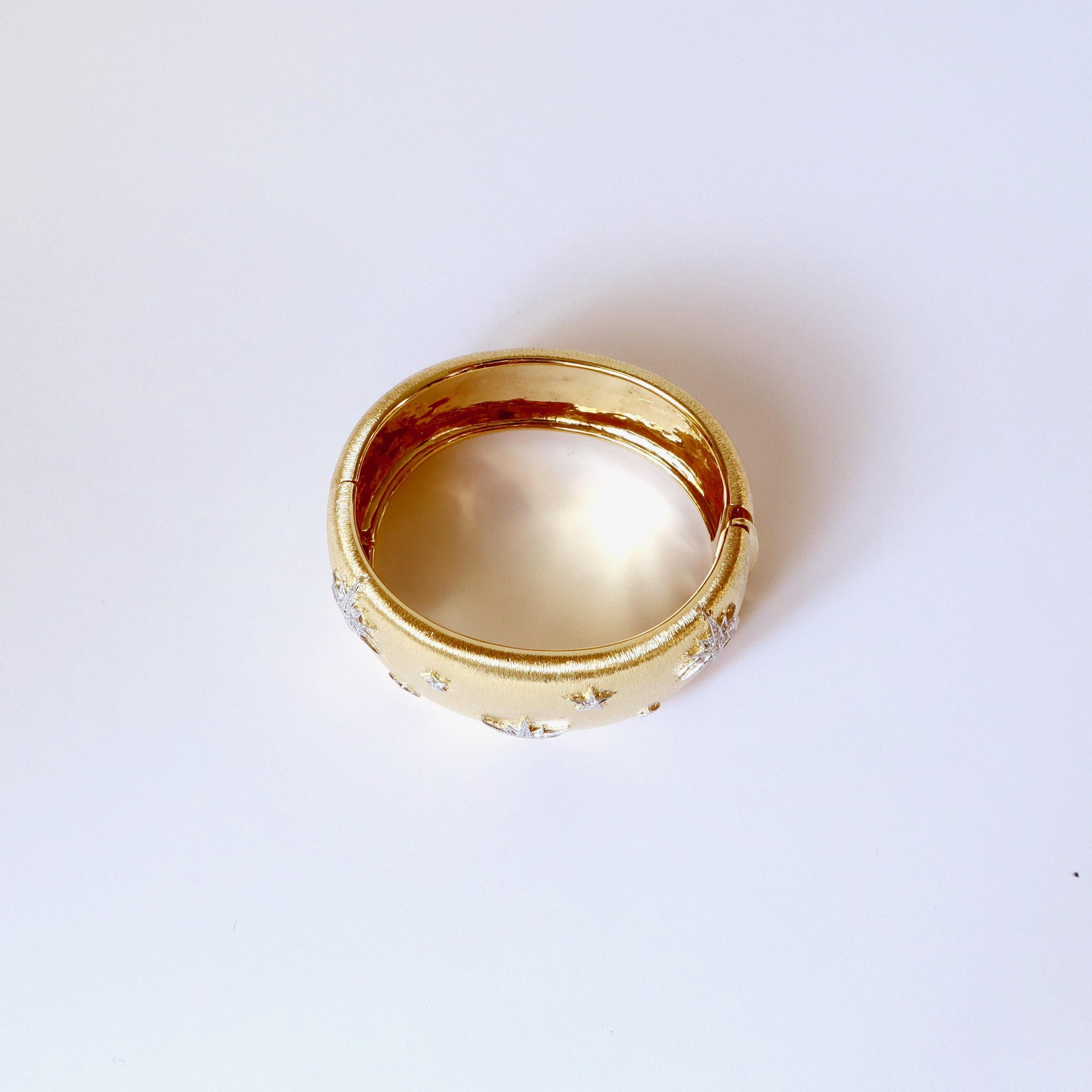 Bracelet with Stars or Snowflakes Diamonds Yellow Gold and White Gold 18 KT In Good Condition For Sale In Paris, FR