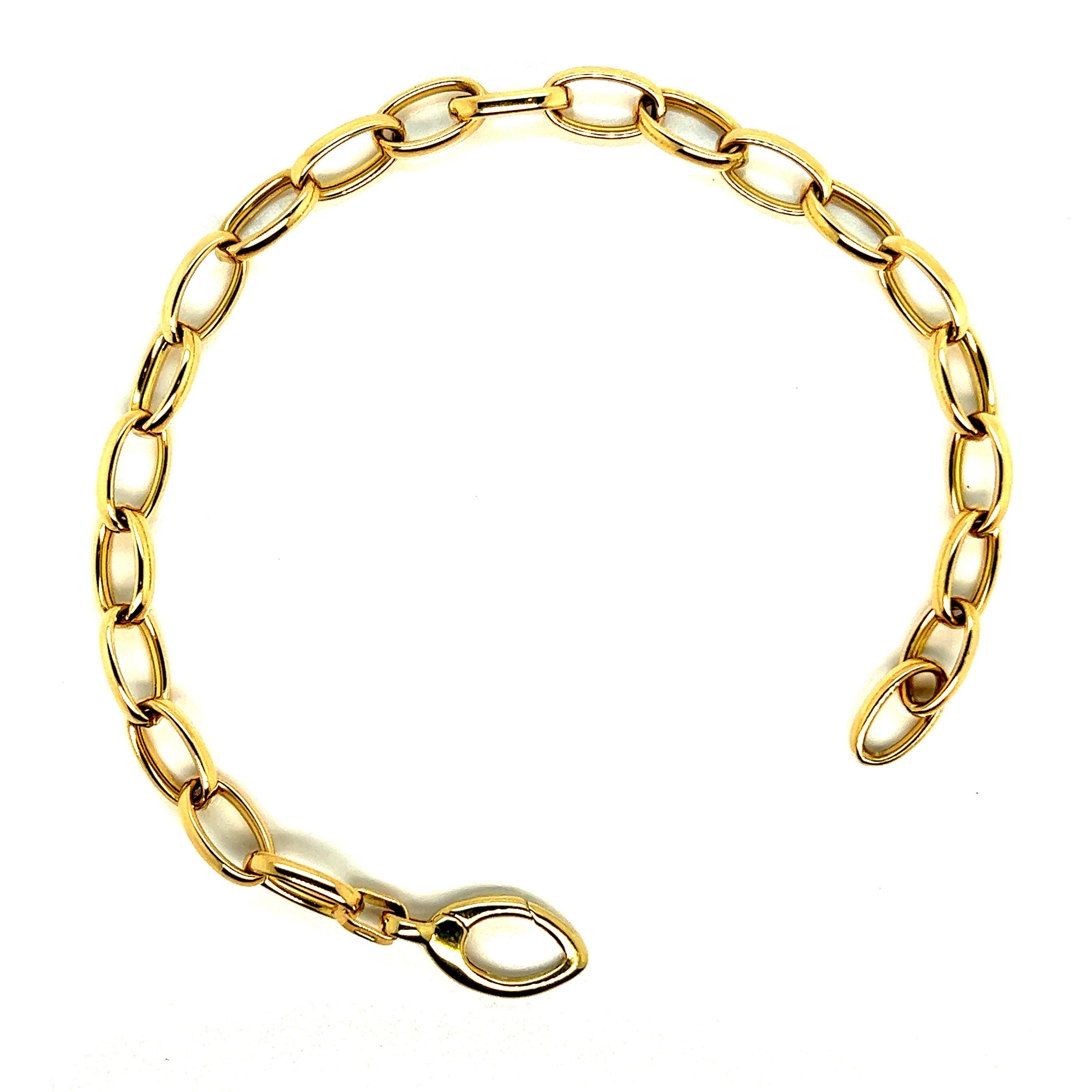 Bracelet français à petits maillons en or jaune 18 carats Pour femmes en vente