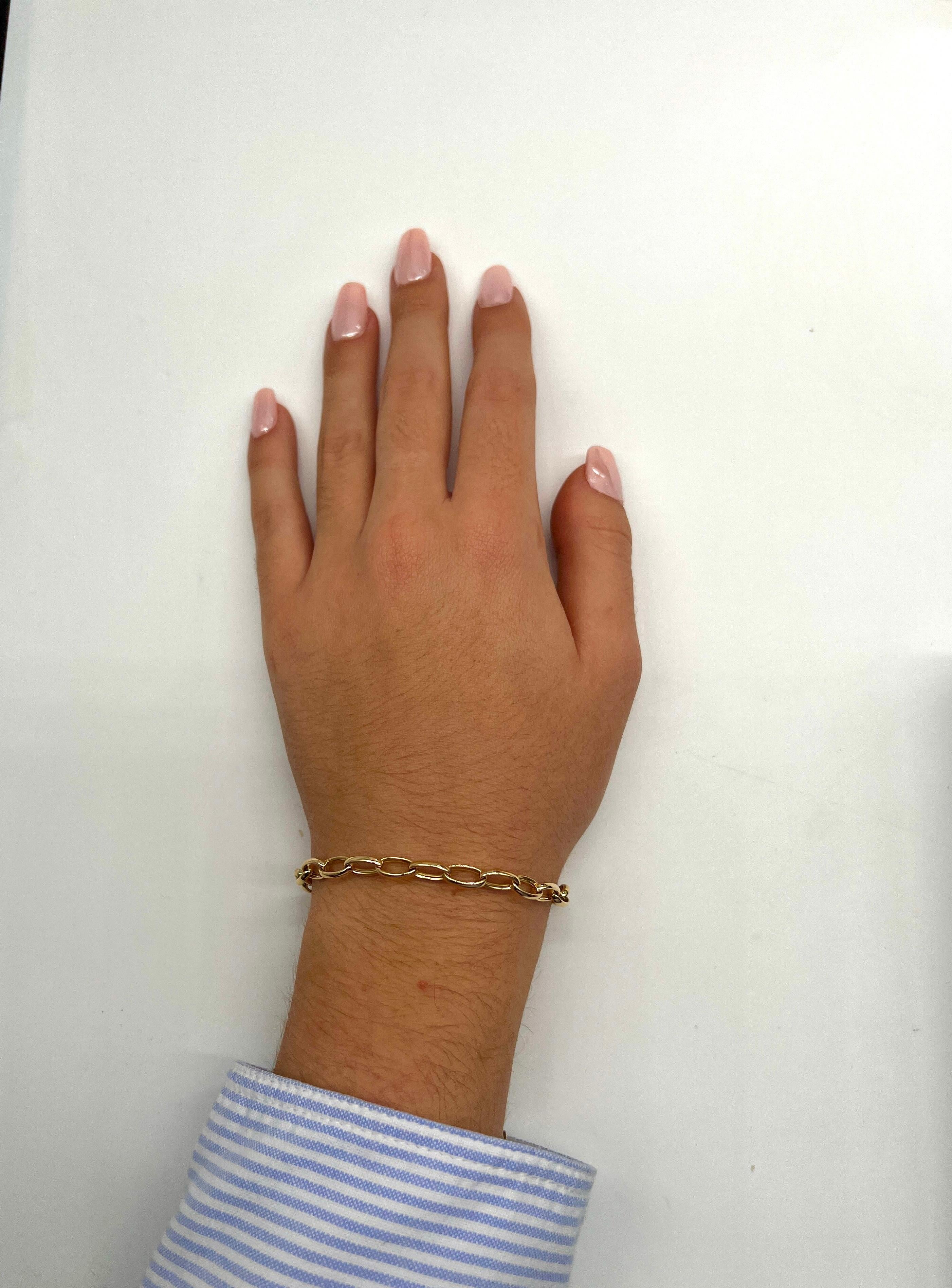 Bracelet French Curb Small Links Yellow Gold 18 Karat For Sale 4