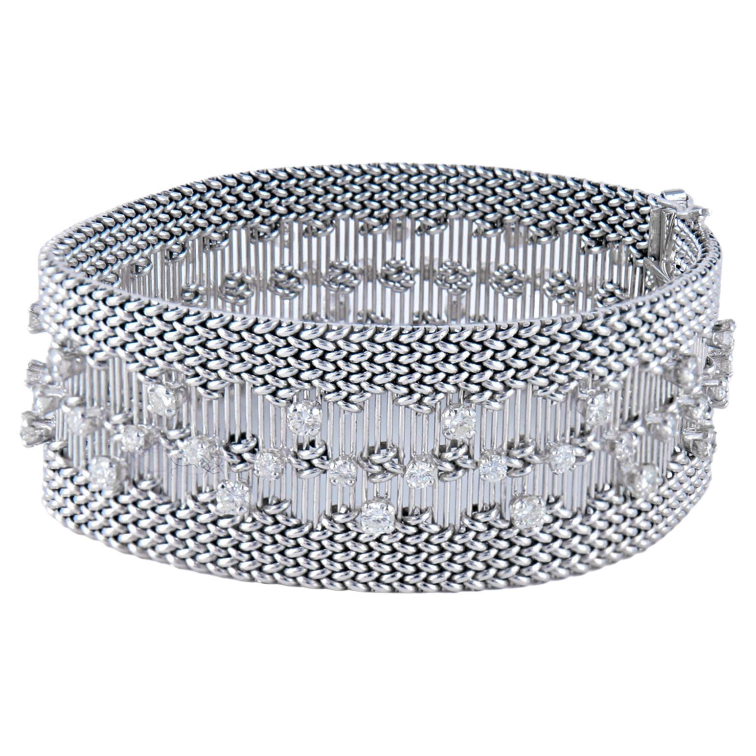 Bracelet Haute Joaillerie En ou 18 carats Serti De Diamants : 3,85 carats en vente