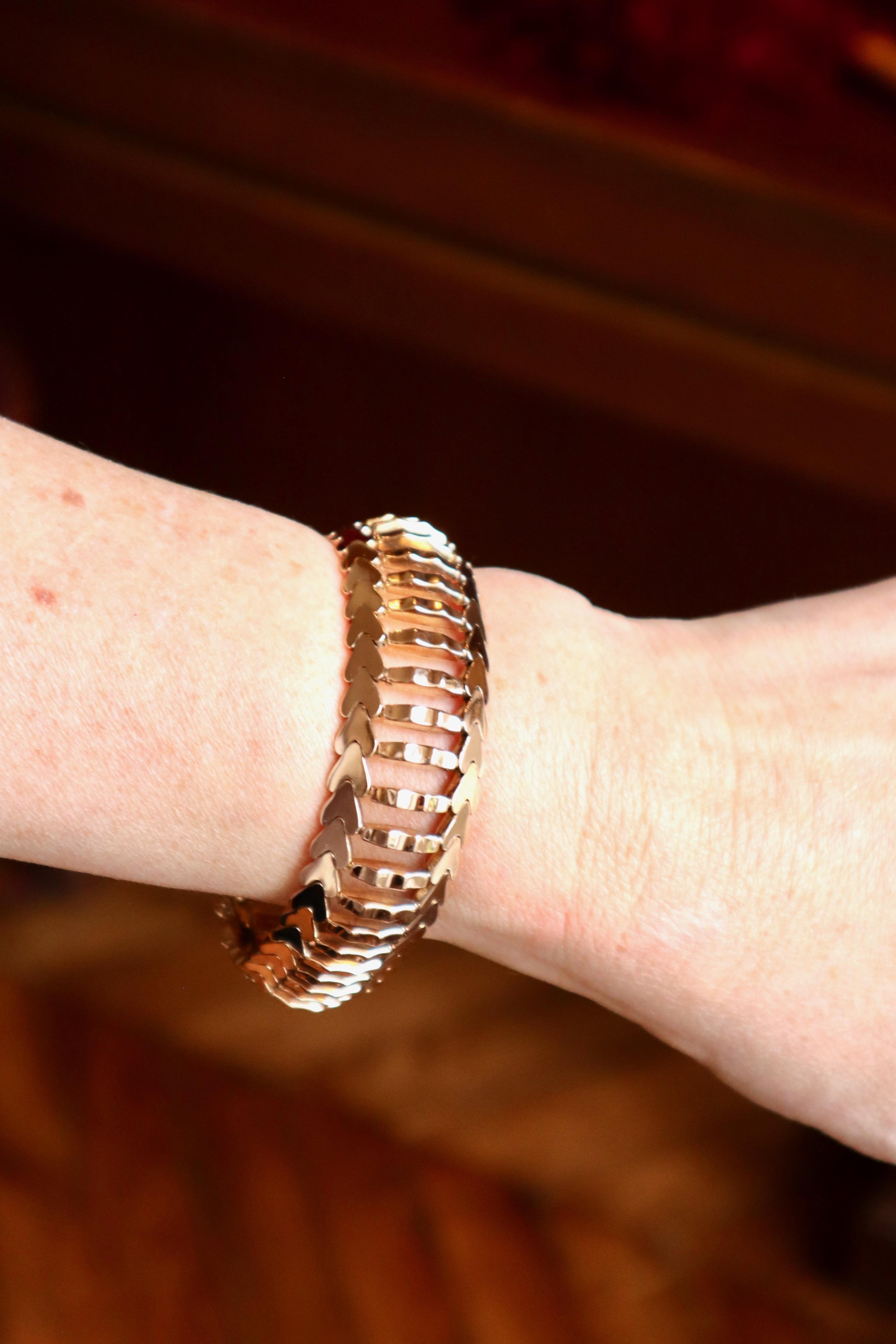 Armband Herze Vintage 1960er Jahre aus 18 Karat Gelbgold im Angebot 7