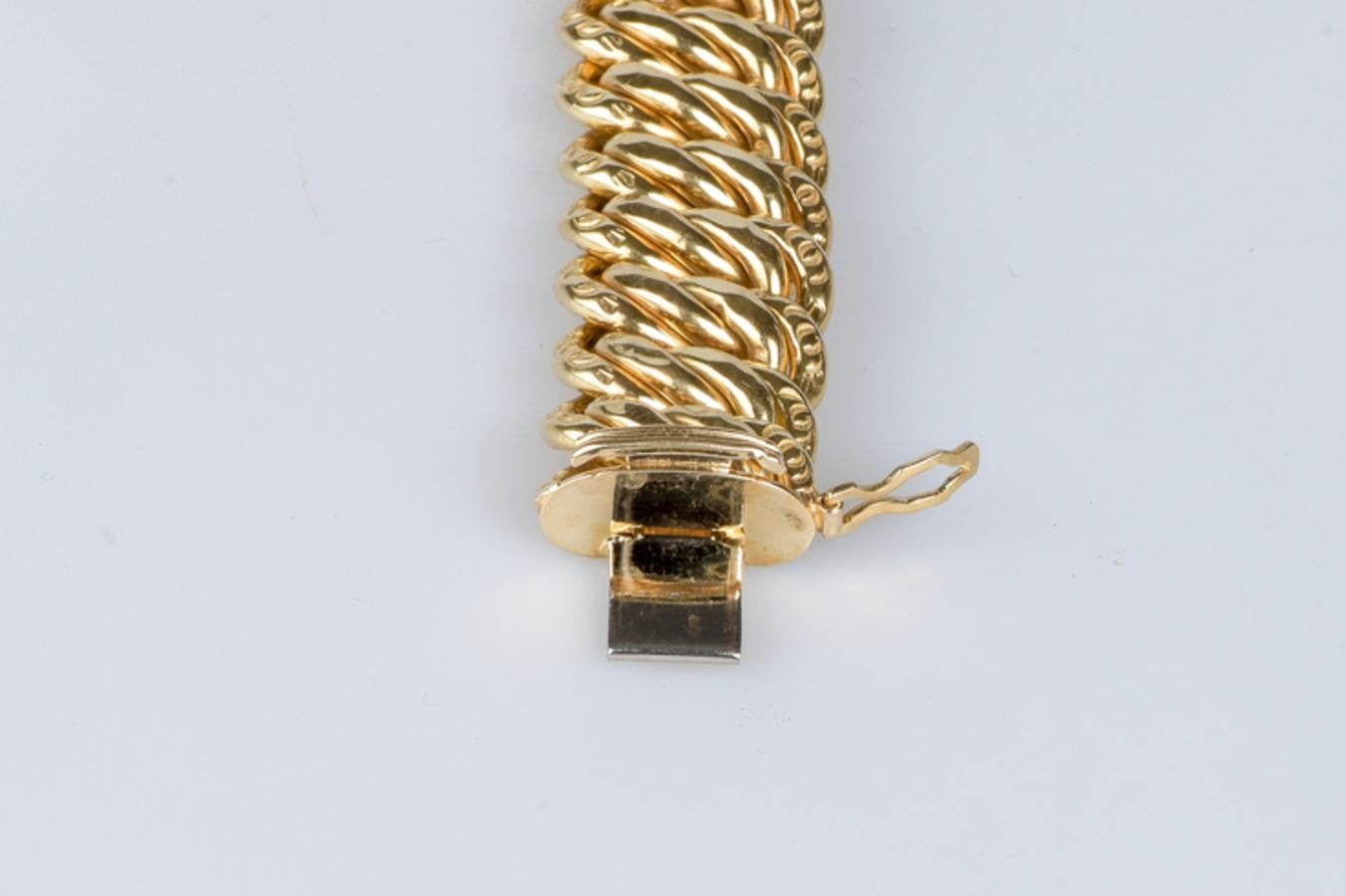 Women's Bracelet in 18-carat yellow gold in American mesh For Sale