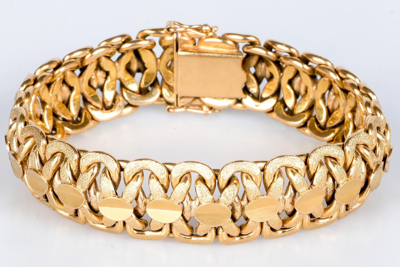 Bracelet in 18-carat yellow gold in soft, fancy mesh 7
