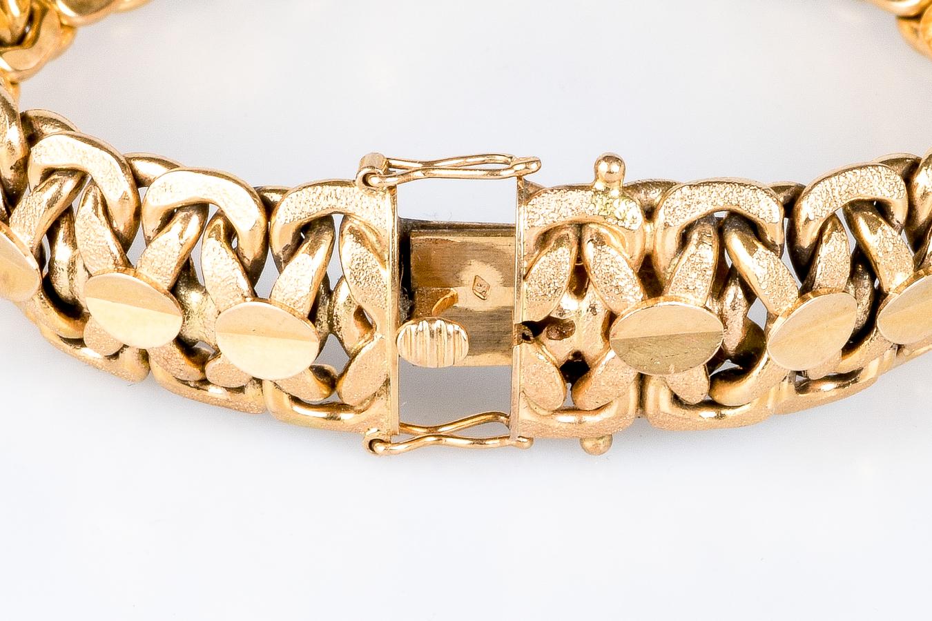 Bracelet in 18-carat yellow gold in soft, fancy mesh For Sale 13