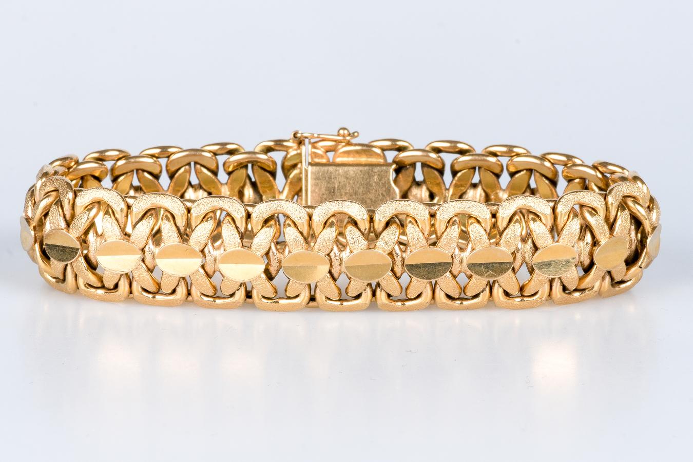 Bracelet in 18-carat yellow gold in soft, fancy mesh In Excellent Condition For Sale In Monte-Carlo, MC