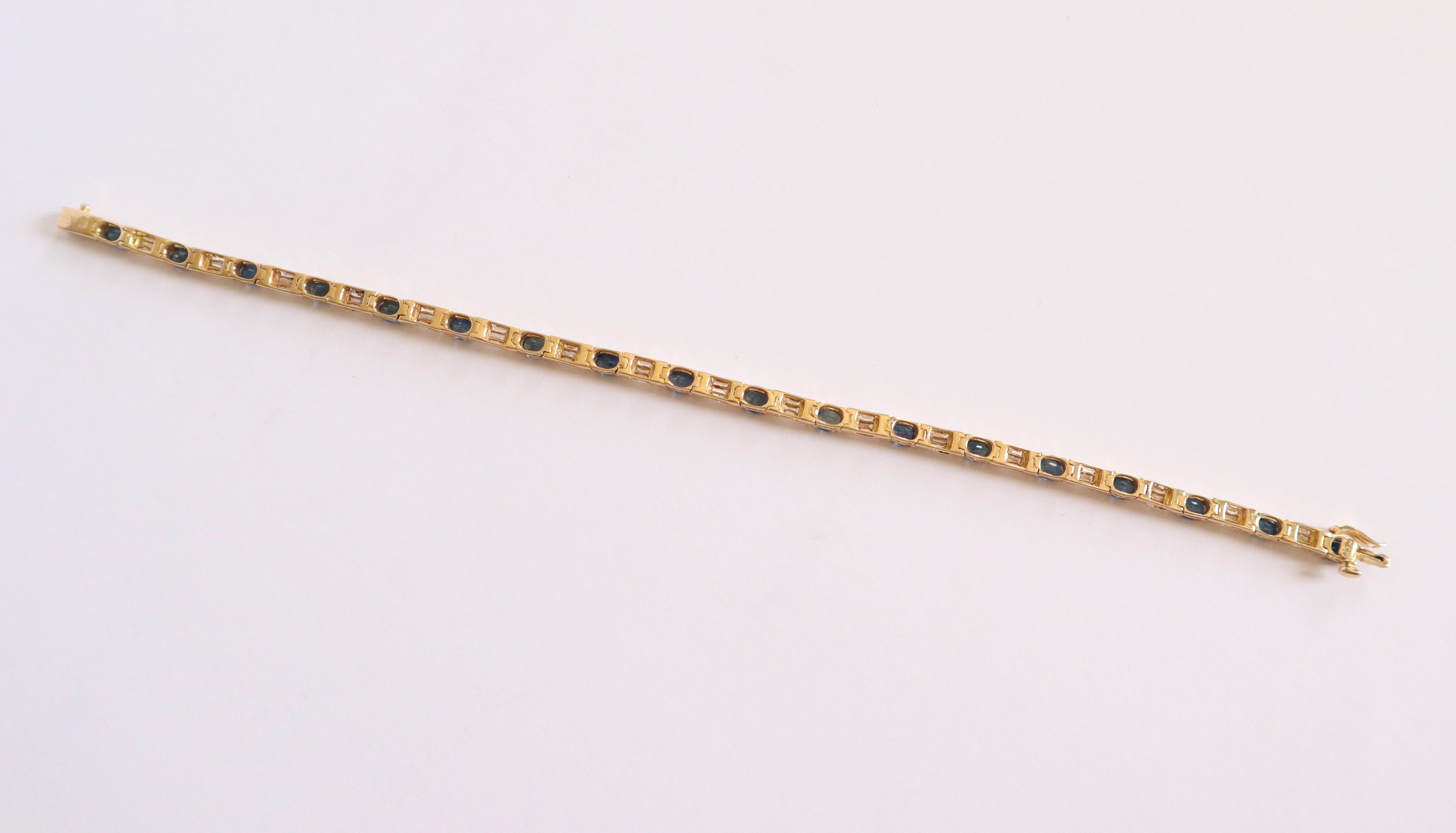 Bracelet en or jaune 18 carats, 18 saphirs pour 4,02 carats d'émeraudes et 2,94 carats de diamants en vente 5