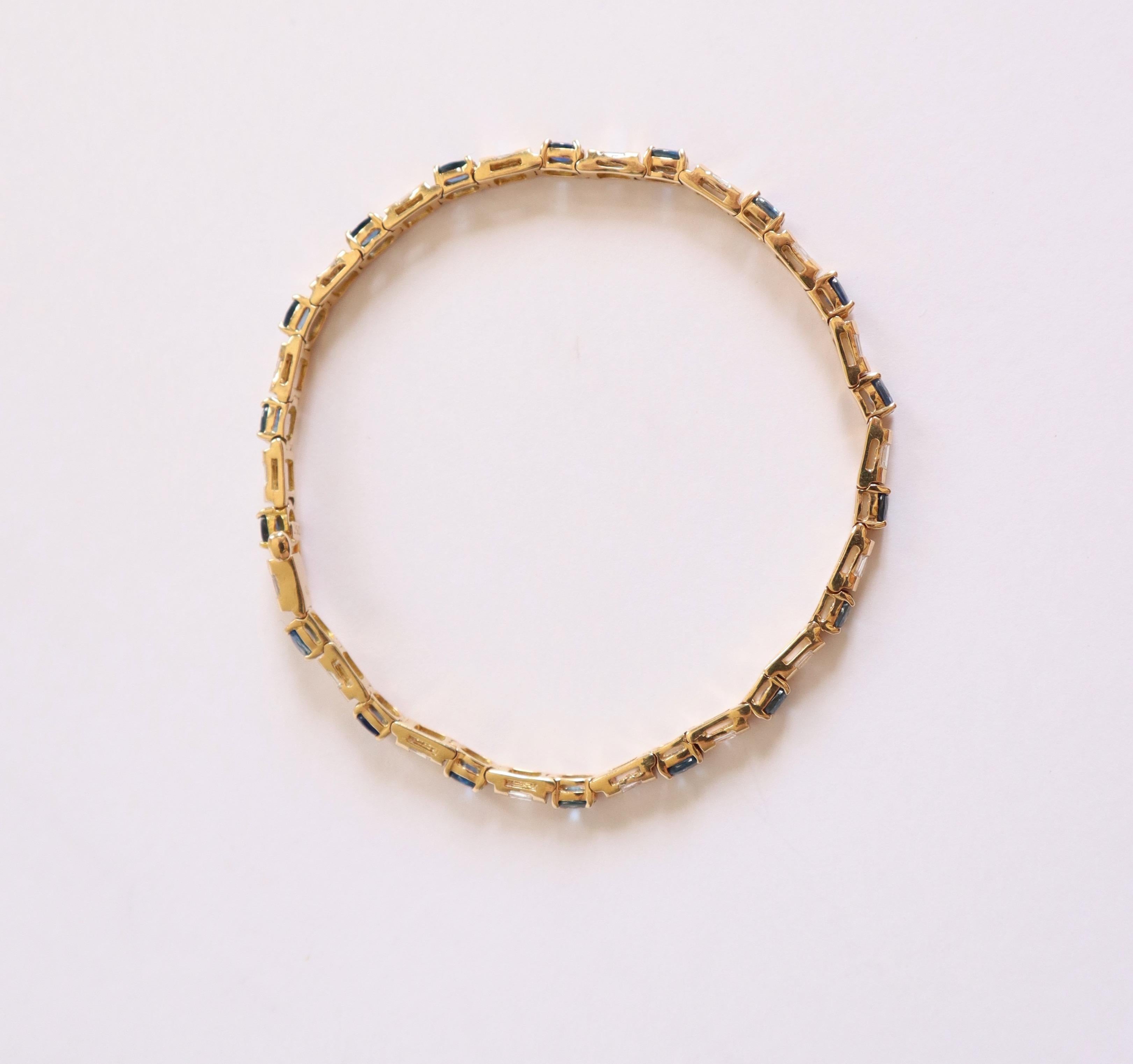 Bracelet in 18k Yellow Gold, 18 Sapphires for 4.02 Kt Emeralds 2.94 Kt Diamonds For Sale 6