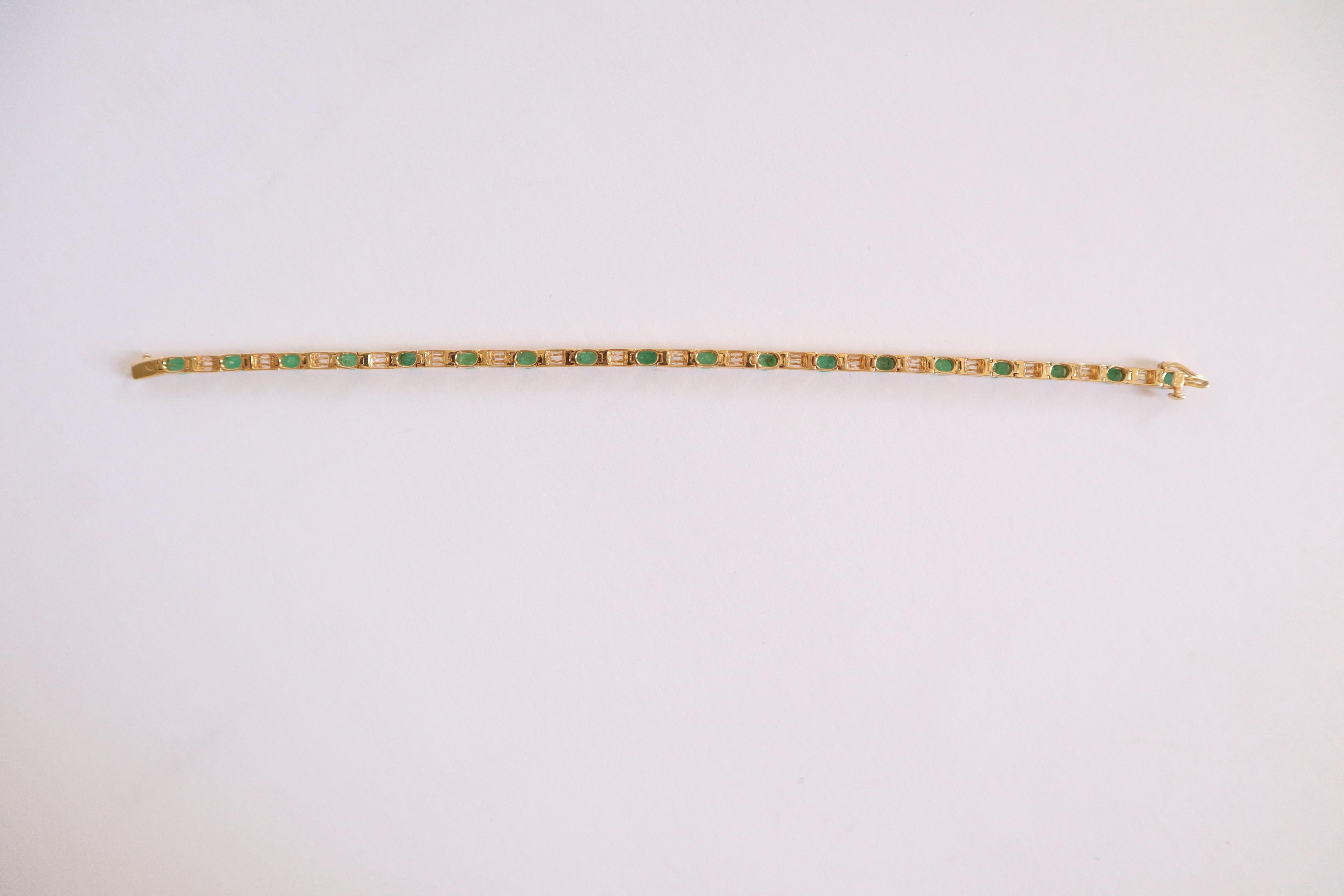 Taille brillant Bracelet en or jaune 18 carats, 18 saphirs pour 4,02 carats d'émeraudes et 2,94 carats de diamants en vente