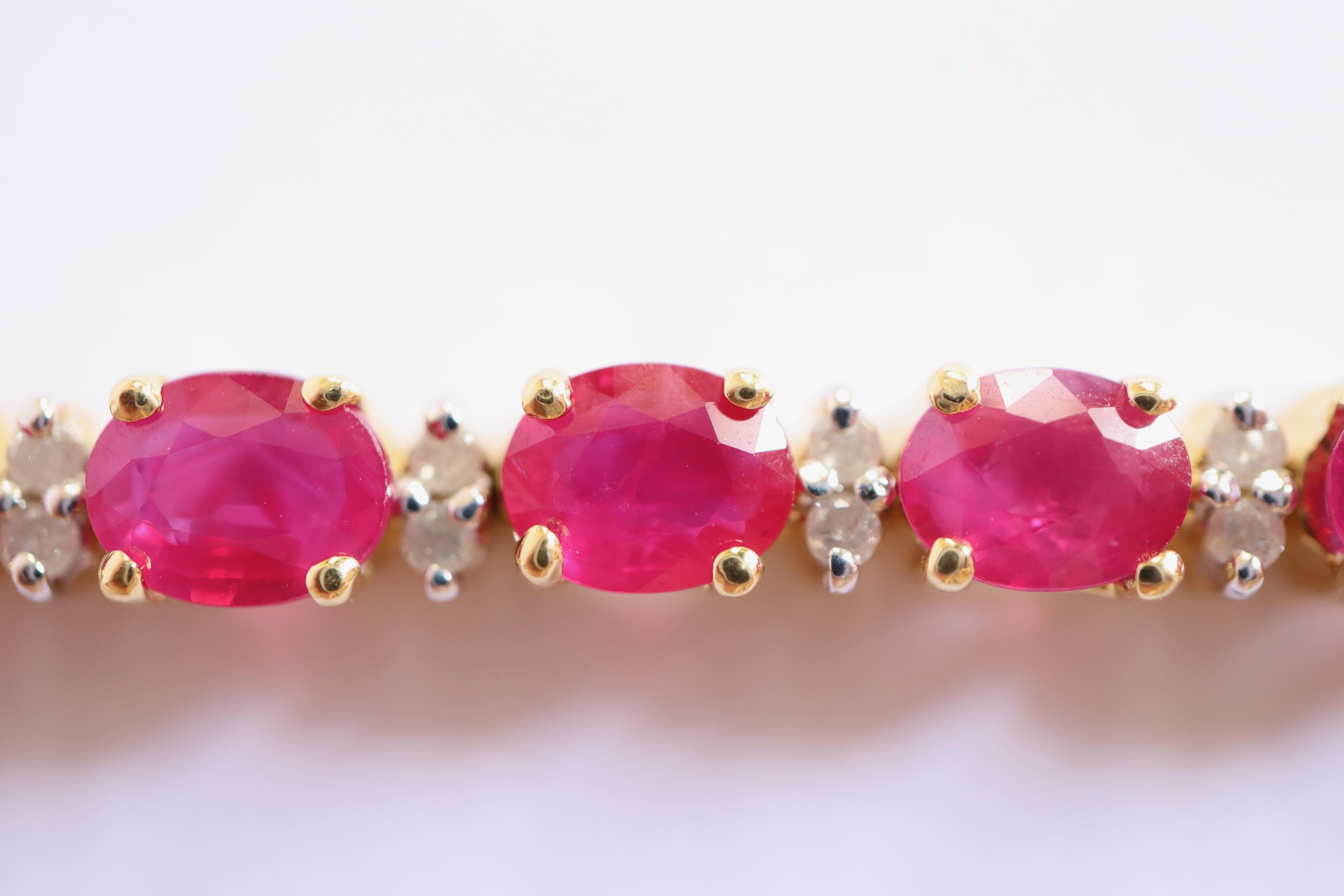 Bracelet in 18k Yellow Gold, 28 Rubies 10.5 Carats and Diamonds For Sale 2