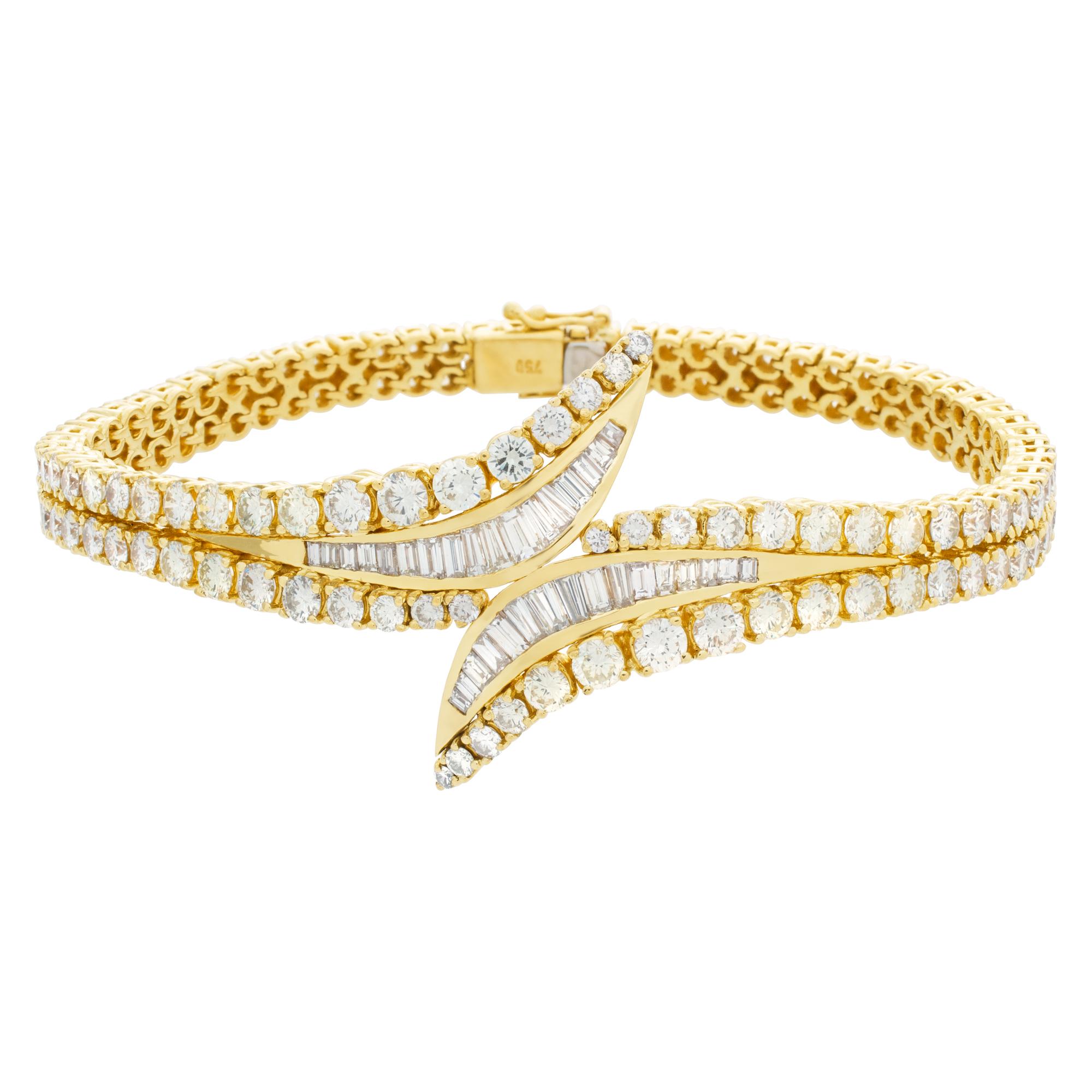 Bracelet in 18k Yellow Gold with over 9 Carats in Round Brilliant Cut Diamonds For Sale 4