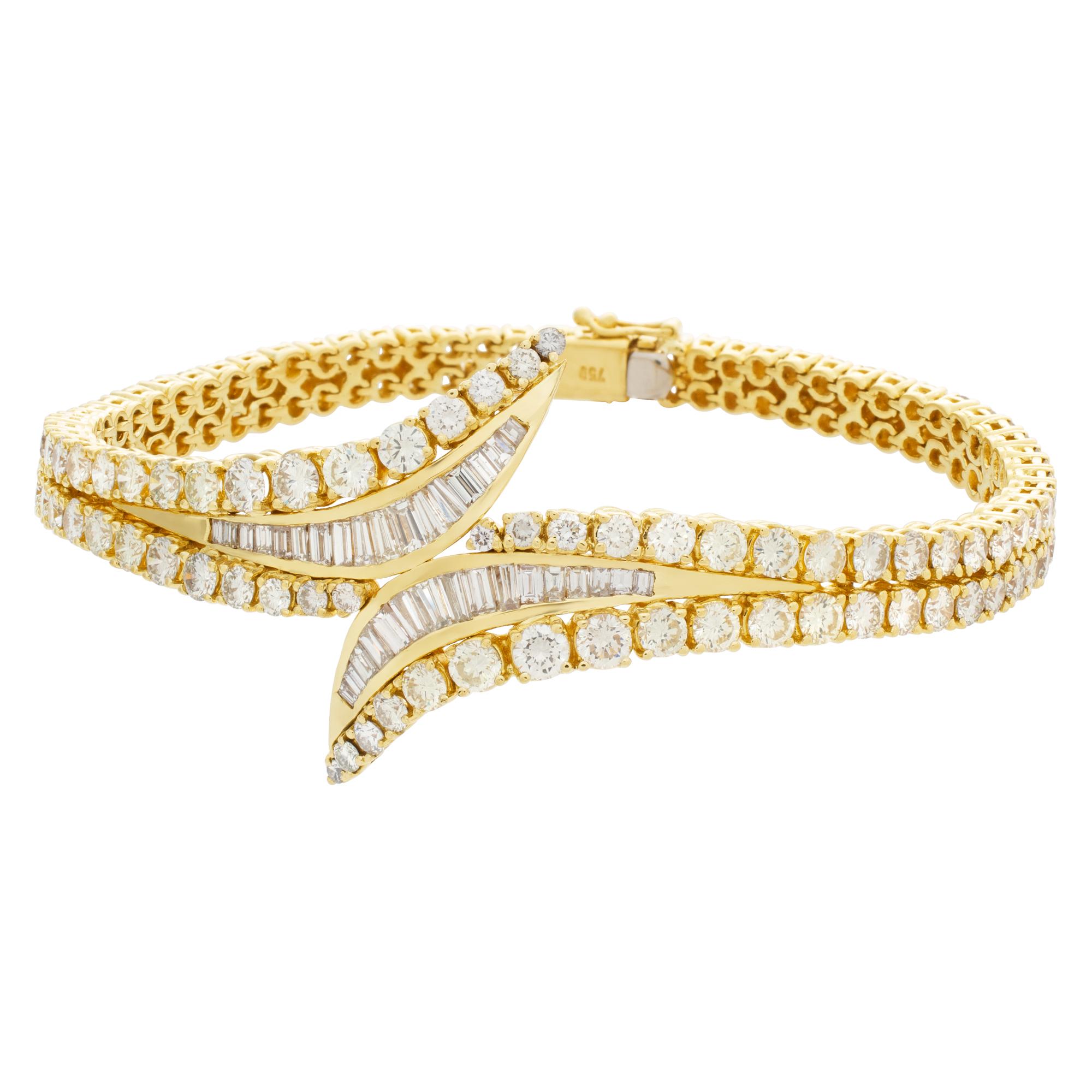 Bracelet in 18k Yellow Gold with over 9 Carats in Round Brilliant Cut Diamonds For Sale 2