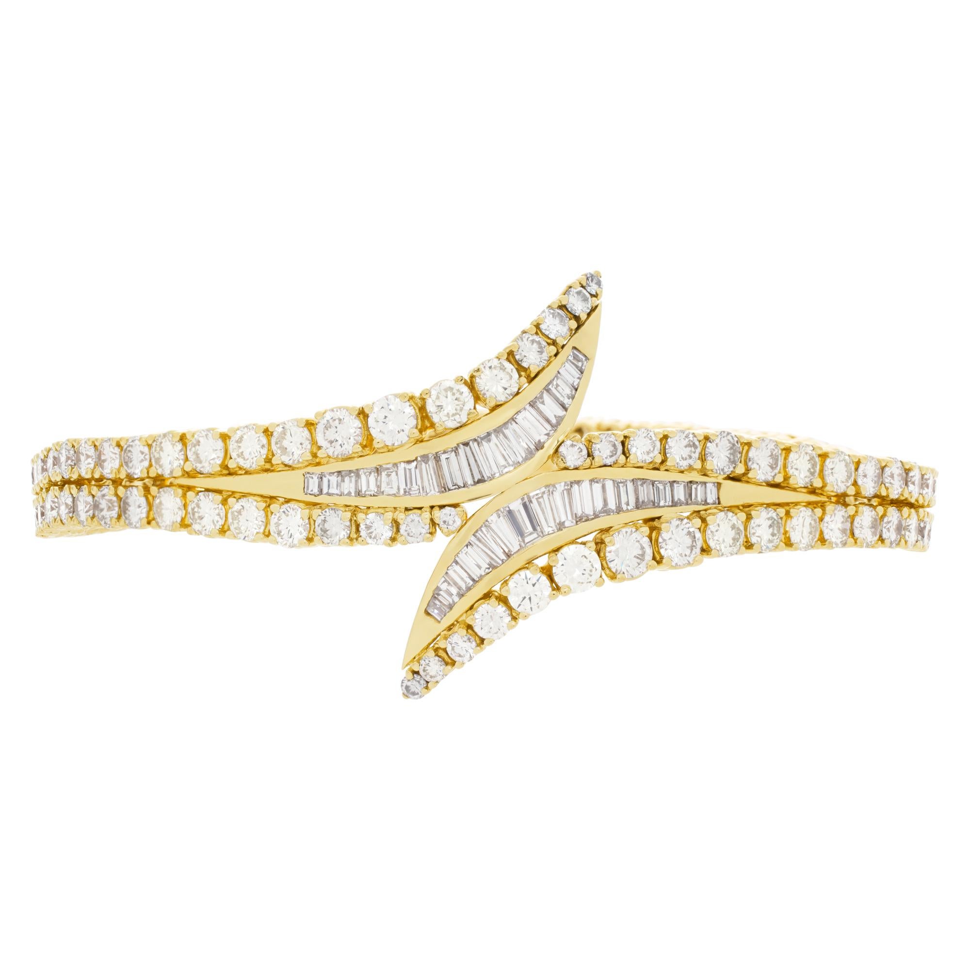 Armband aus 18 Karat Gelbgold mit über 9 Karat Diamanten im runden Brillantschliff im Angebot 3