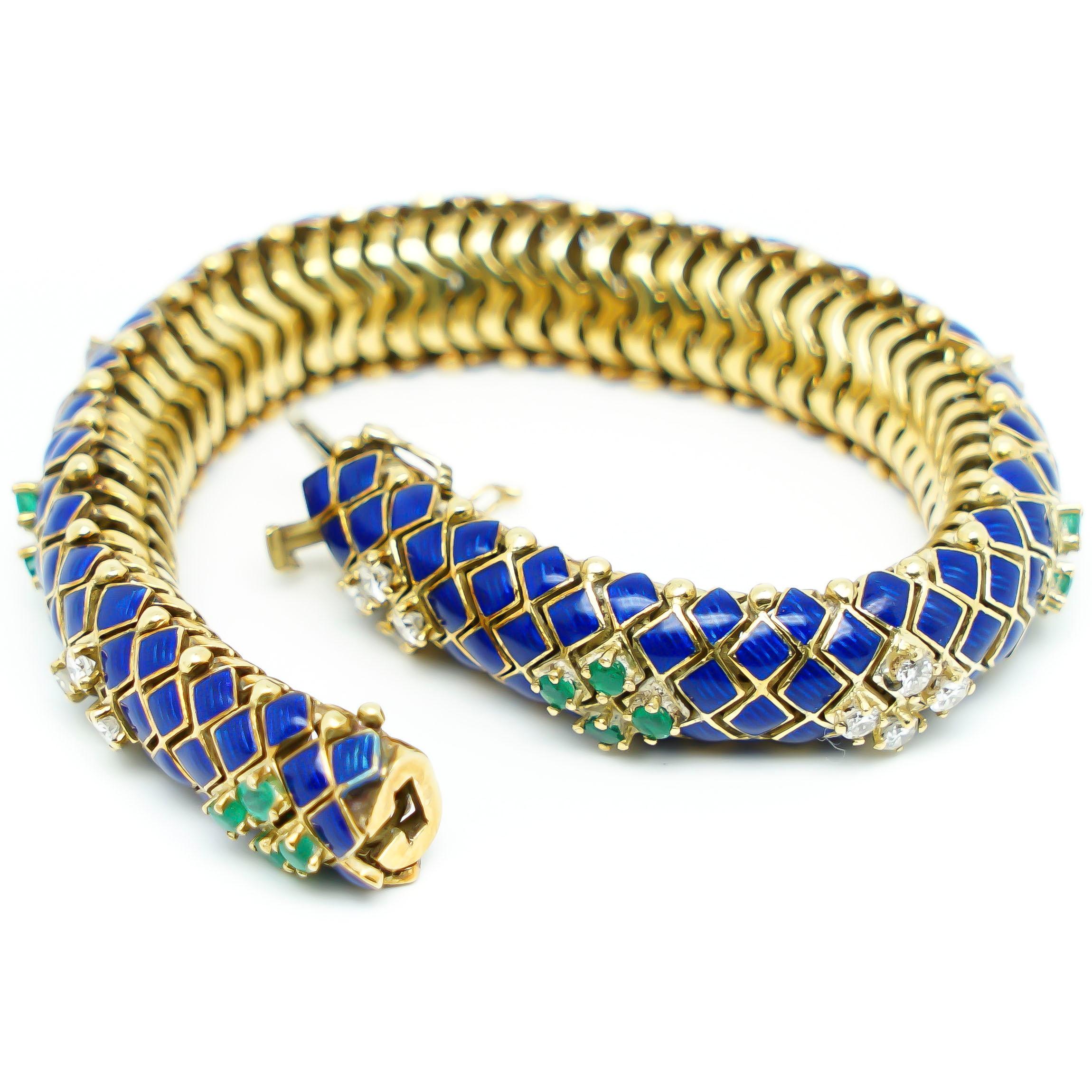 Round Cut Bracelet with Diamonds in Gold 18 Karats Emeralds and Blue Polish For Sale