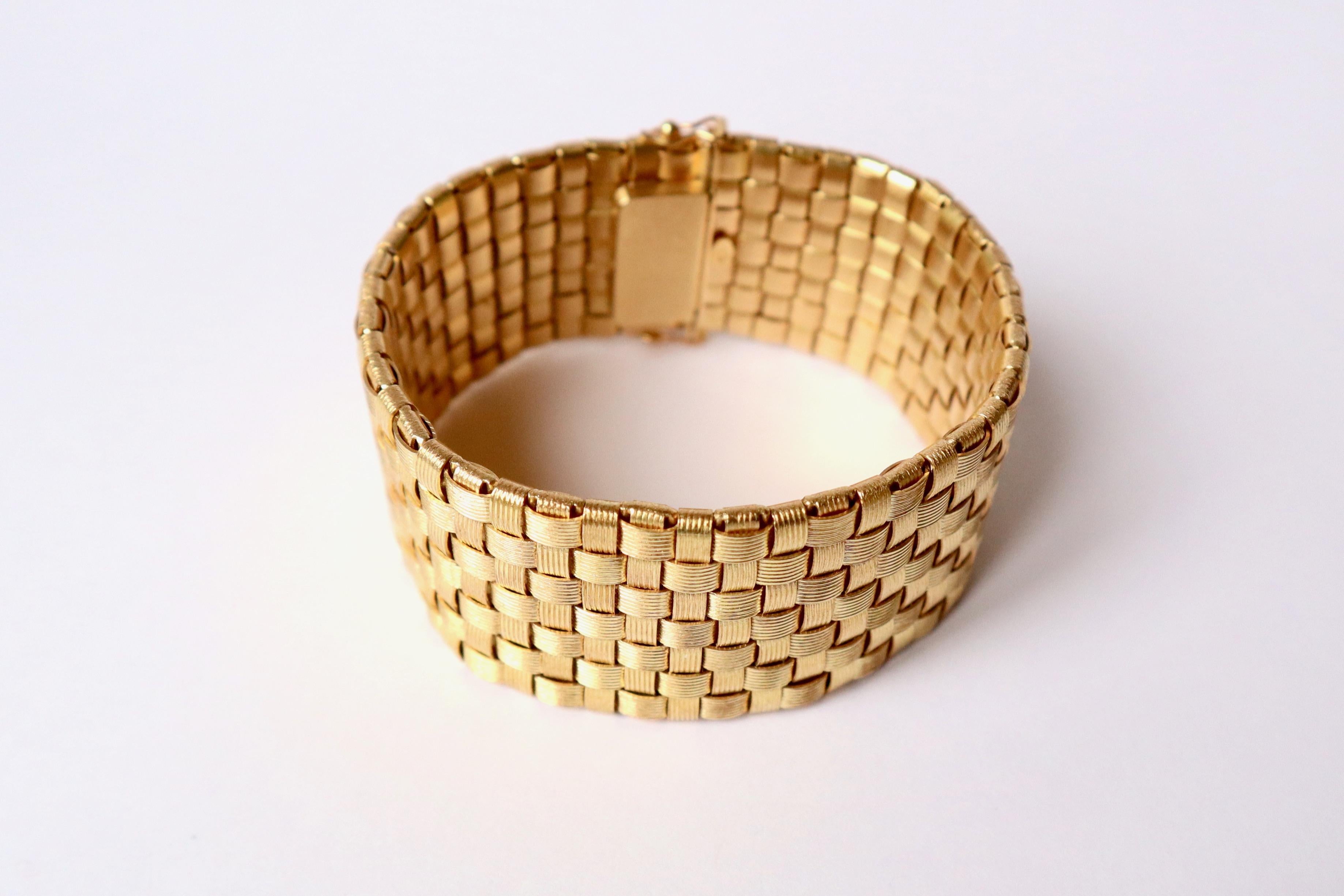Women's or Men's Bracelet in Gold 18 kt with Square Braided Links For Sale