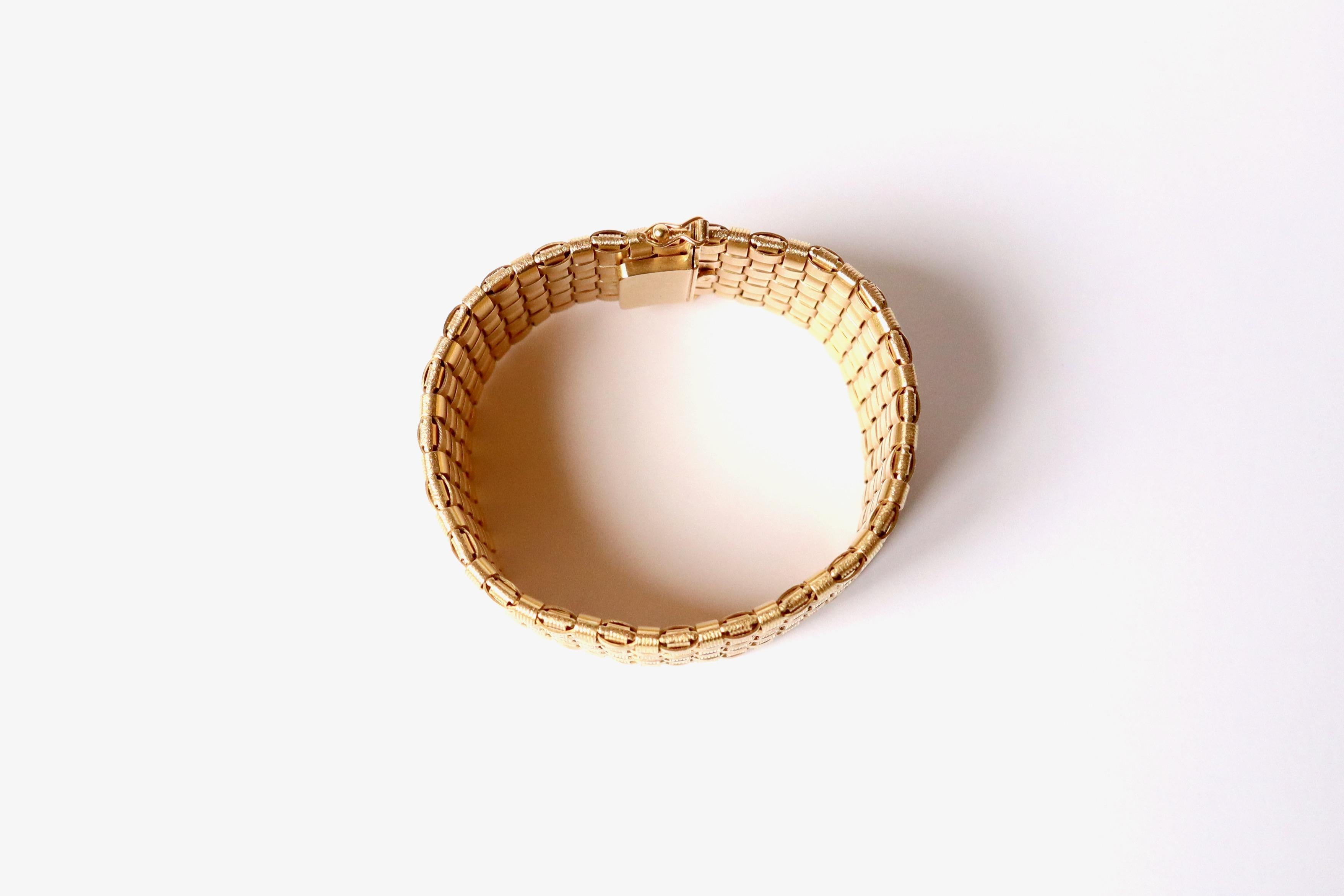 Bracelet in Gold 18 kt with Square Braided Links For Sale 1