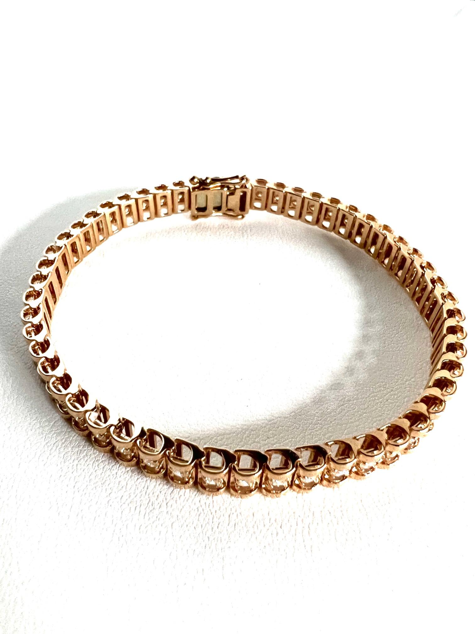 Contemporary Bracelet in Red Gold with Diamonds For Sale