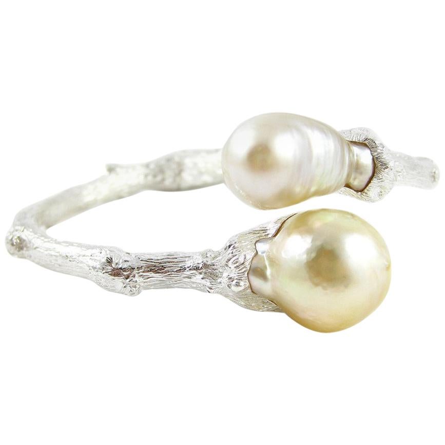 Bracelet in Sterling Silver with South Sea Pearls For Sale