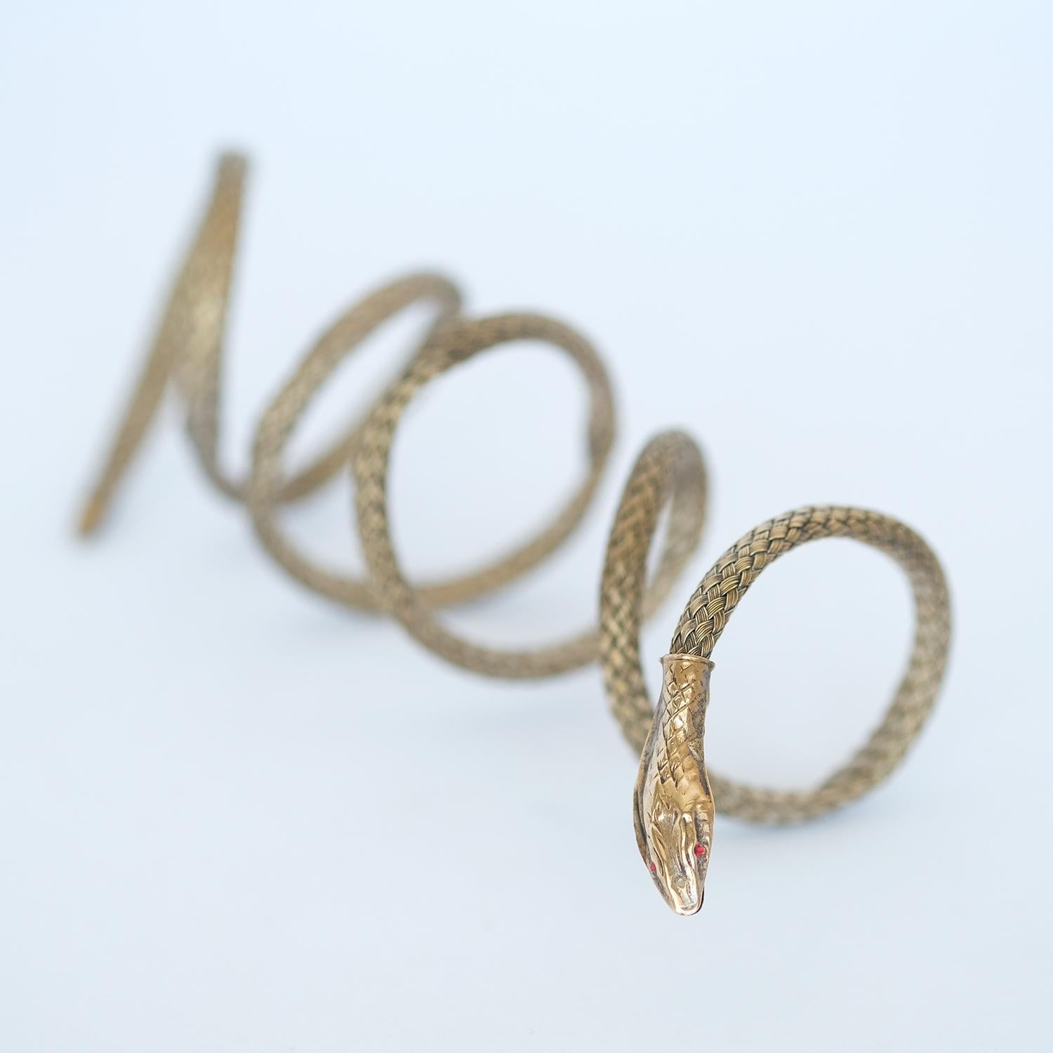 Bracelet in the shape of an Articulated Snake, Gilded Brass, Late 19th C. In Good Condition For Sale In Stockholm, SE